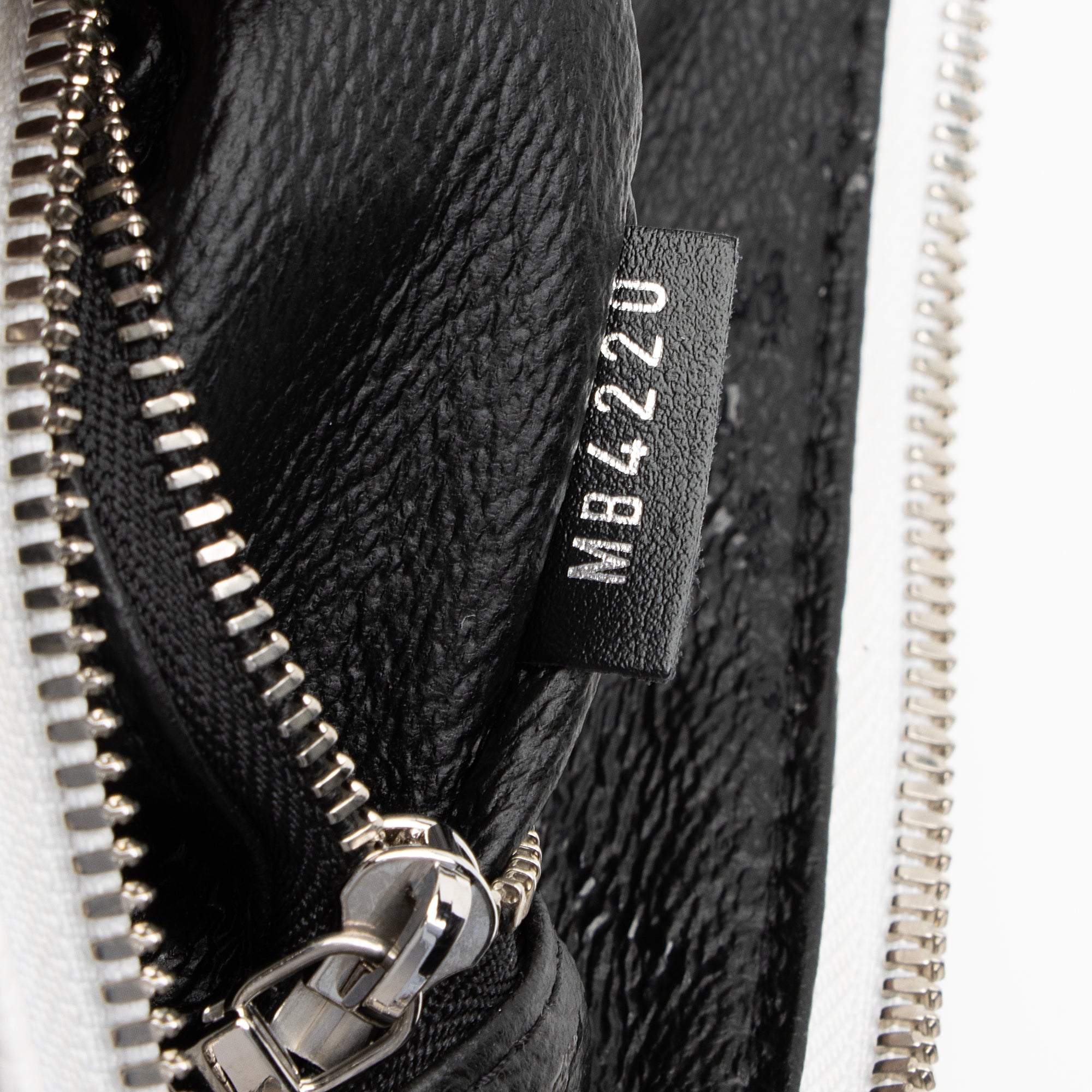 Louis Vuitton Limited Edition Tufted Monogram Canvas Urs Fischer Speedy Bandouliere 25 Satchel (SHF-23866)