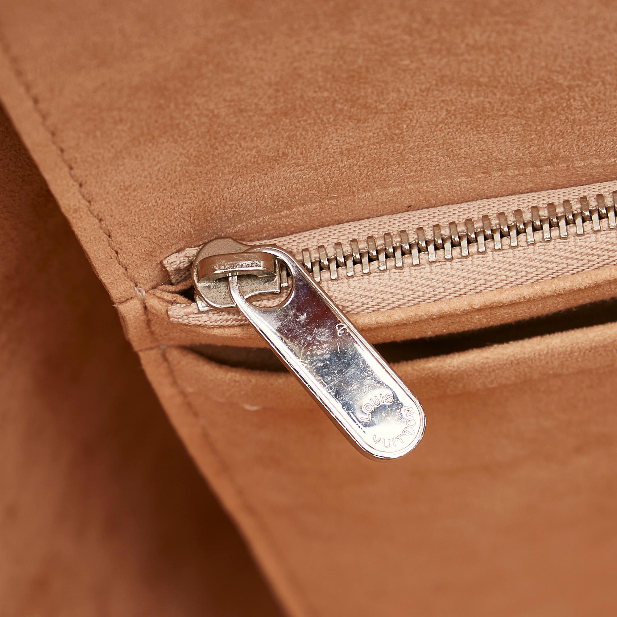 Louis Vuitton LockMe Cabas (SHG-37279)