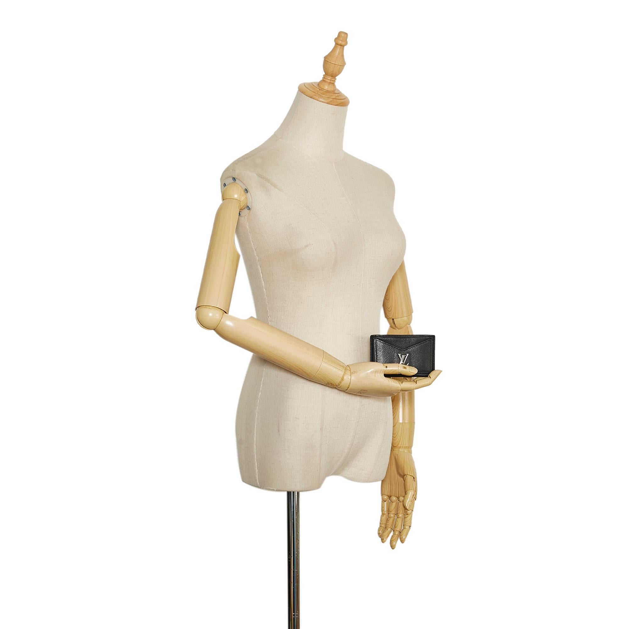 Louis Vuitton LockMe Card Holder (SHG-37552)