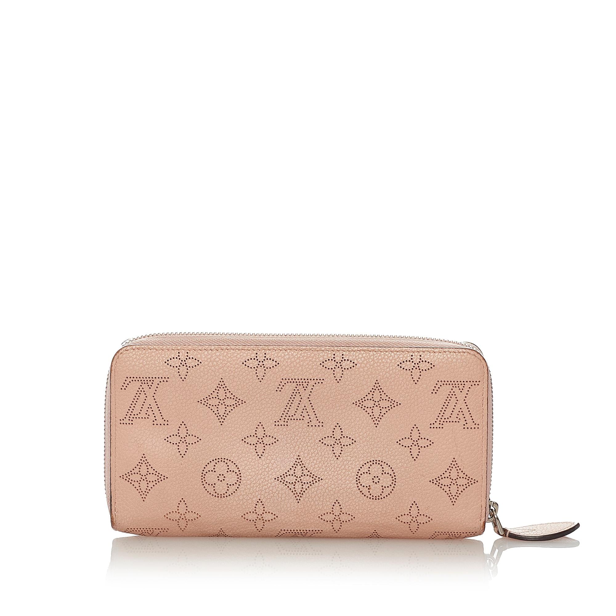 Louis Vuitton Mahina Zippy Wallet (SHG-27534)