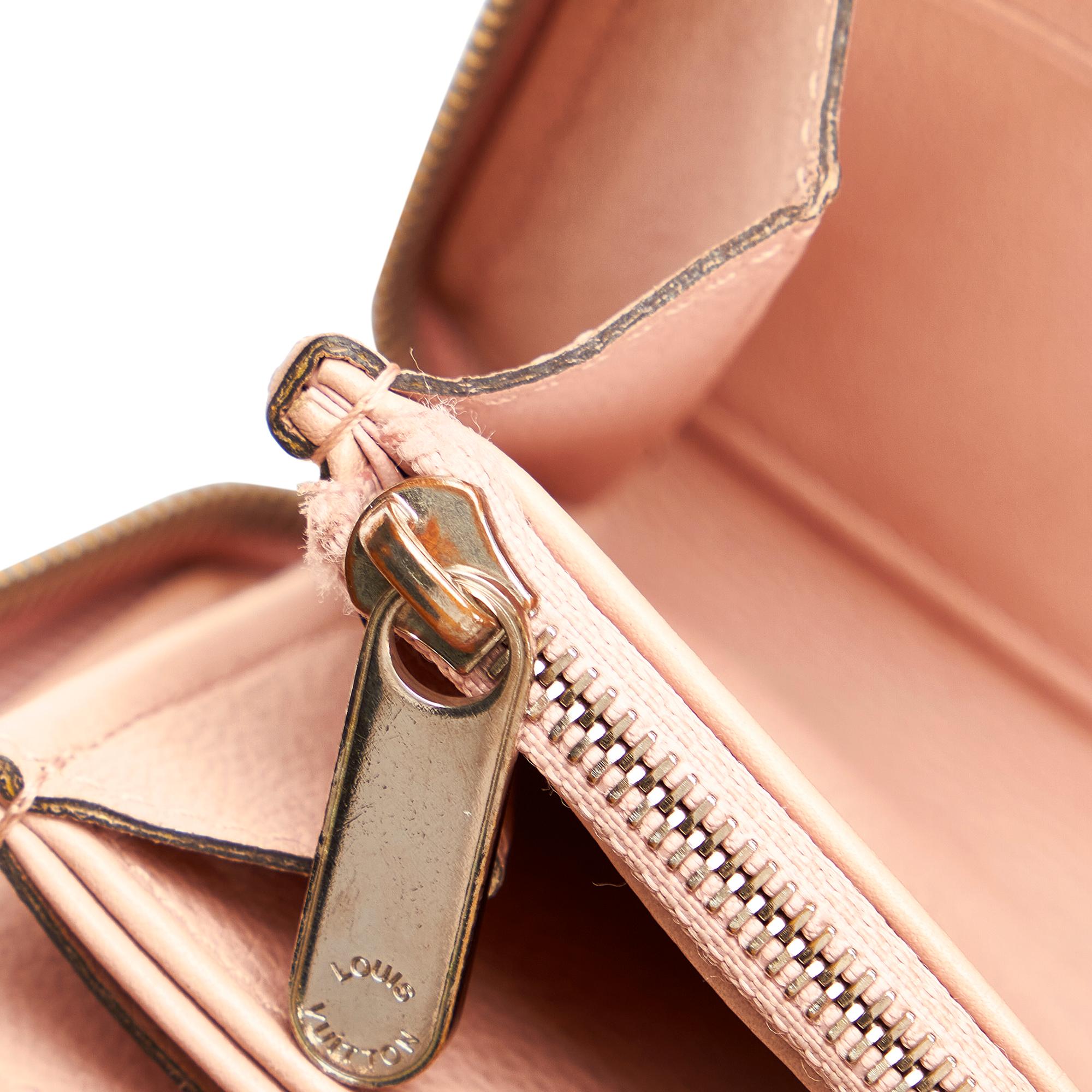Louis Vuitton Mahina Zippy Wallet (SHG-27534)