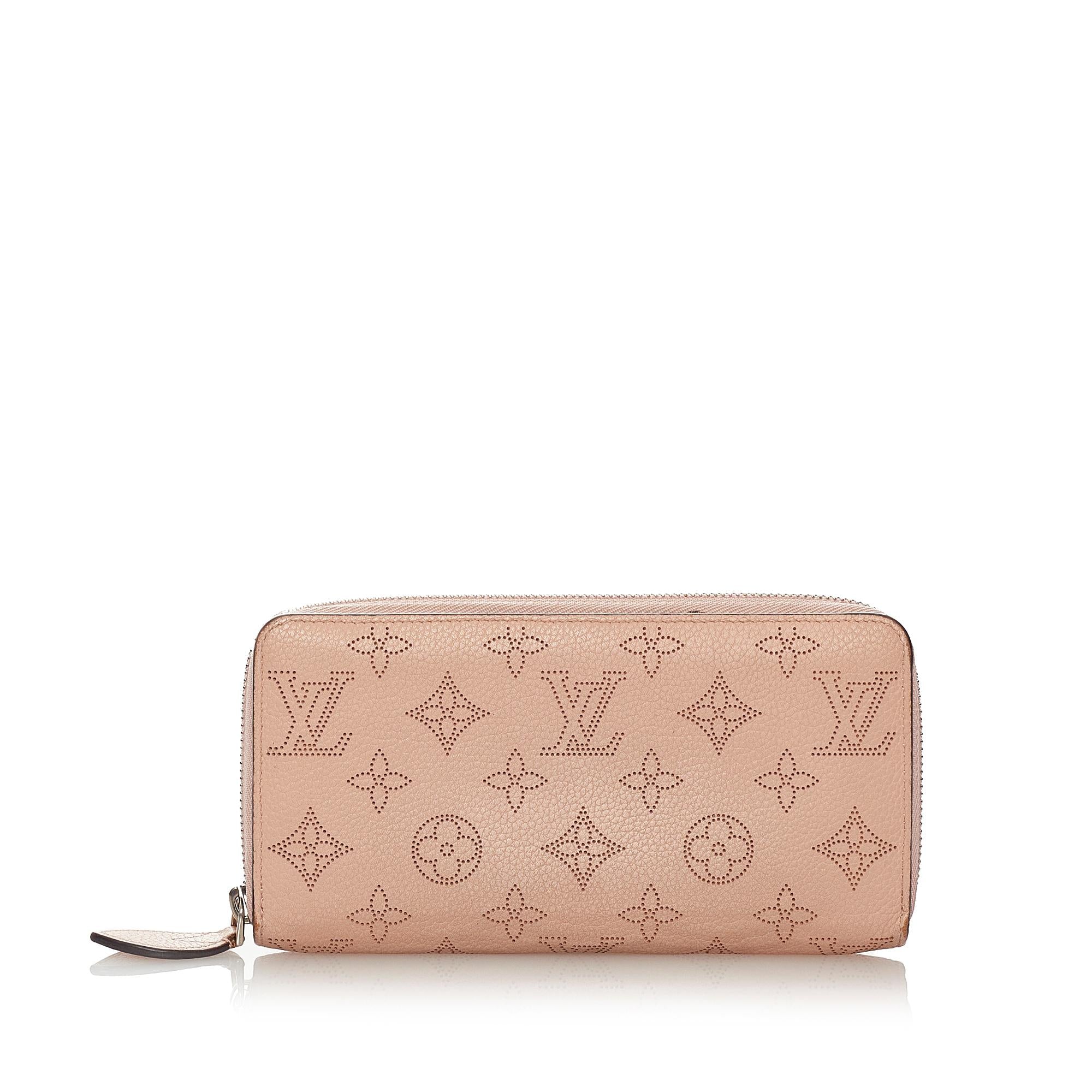 Louis Vuitton Mahina Zippy Wallet (SHG-27534)