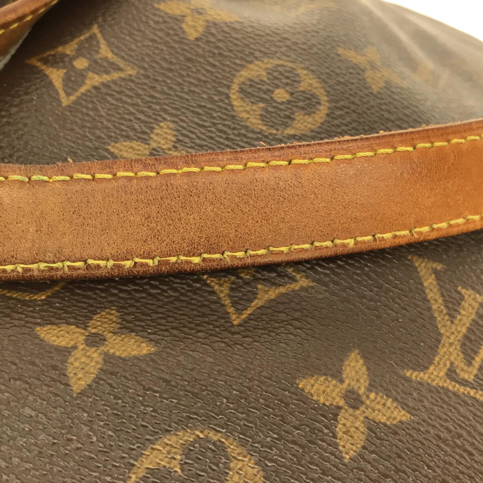Louis Vuitton Monogram Cabas Mezzo (SHG-36931)
