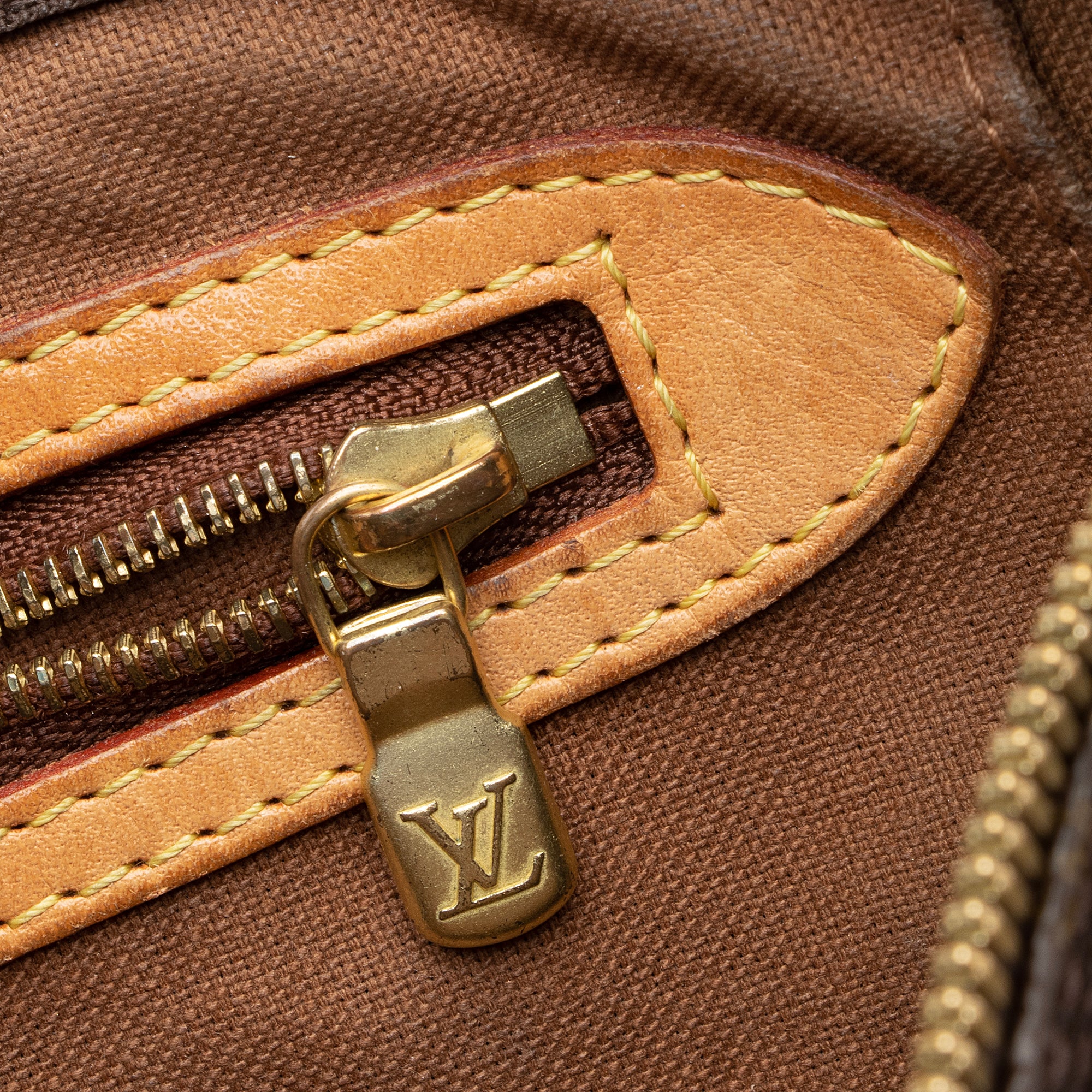 Louis Vuitton Monogram Canvas Speedy Bandouliere 30 Satchel (SHF-22714)