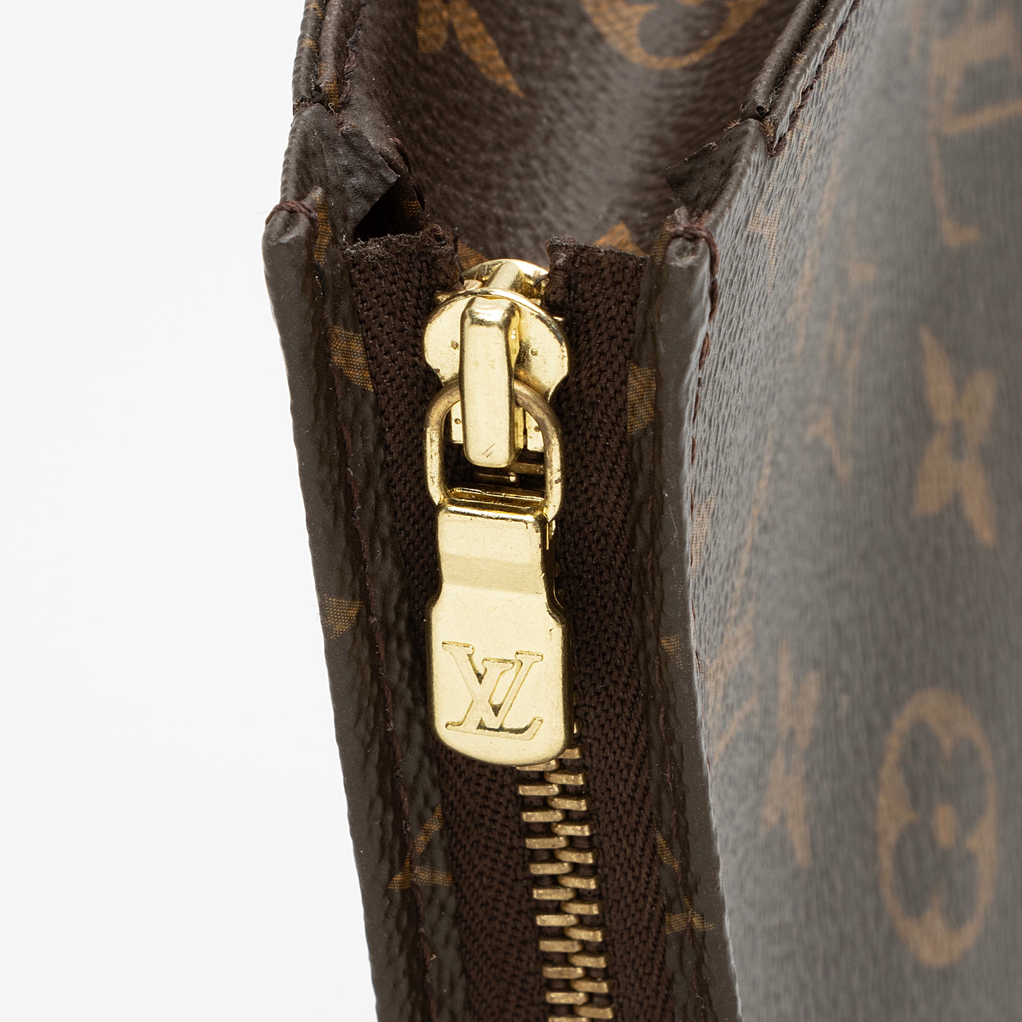 Louis Vuitton Monogram Canvas Toiletry Pouch 26 (SHF-23148)