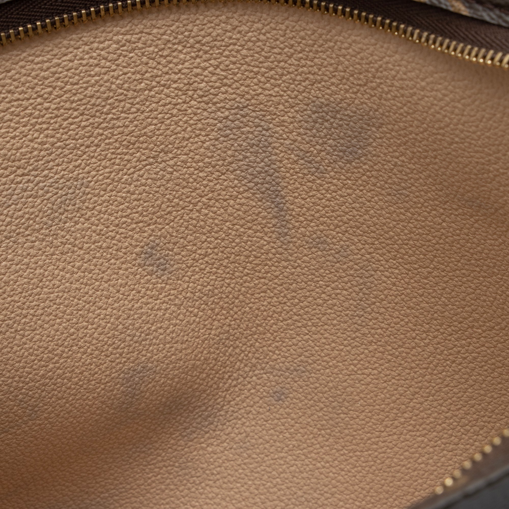 Louis Vuitton Monogram Canvas Toiletry Pouch 26 (SHF-23148)