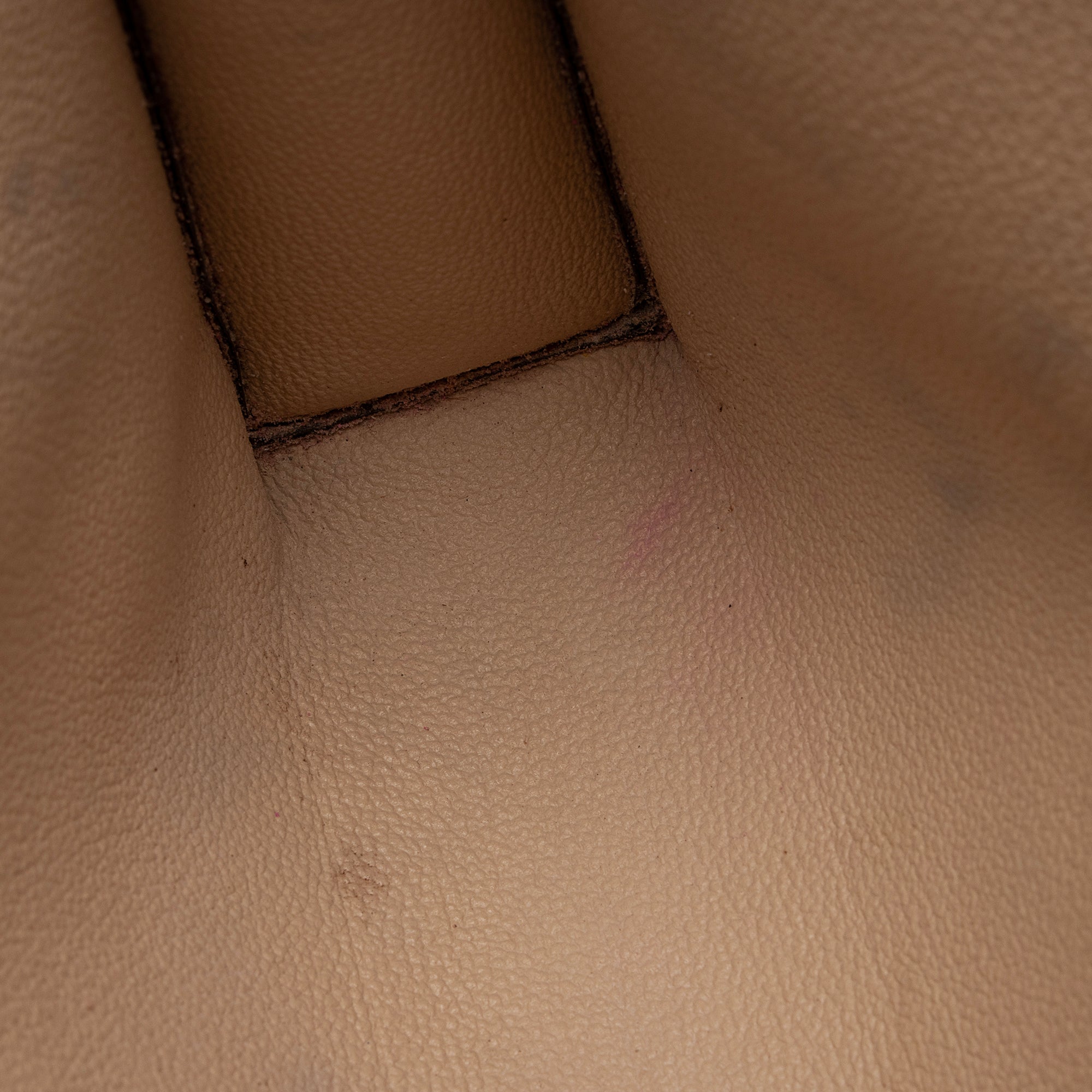 Louis Vuitton Monogram Canvas Toiletry Pouch 26 (SHF-23148)