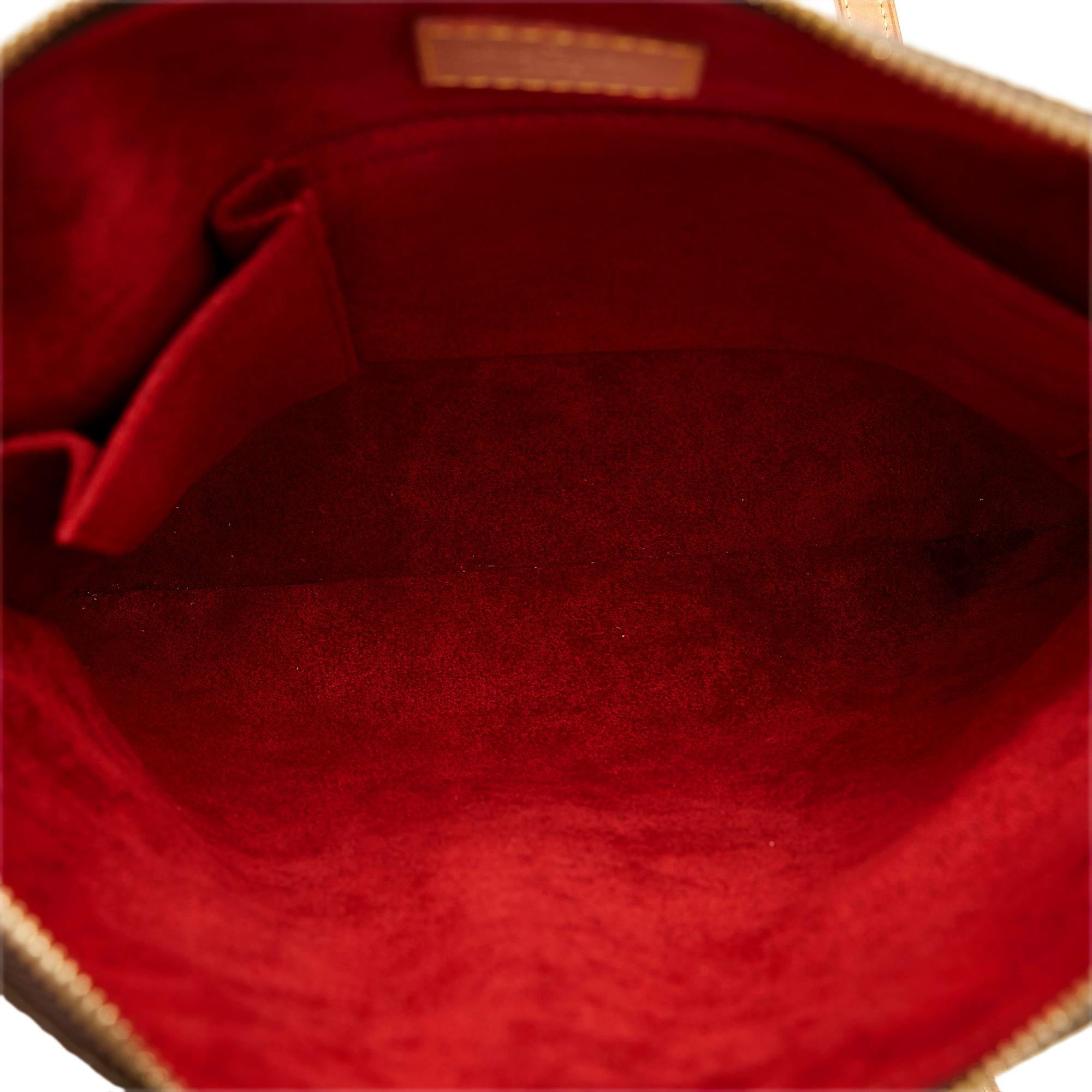 Louis Vuitton Monogram Coussin GM (SHG-CbguRQ)