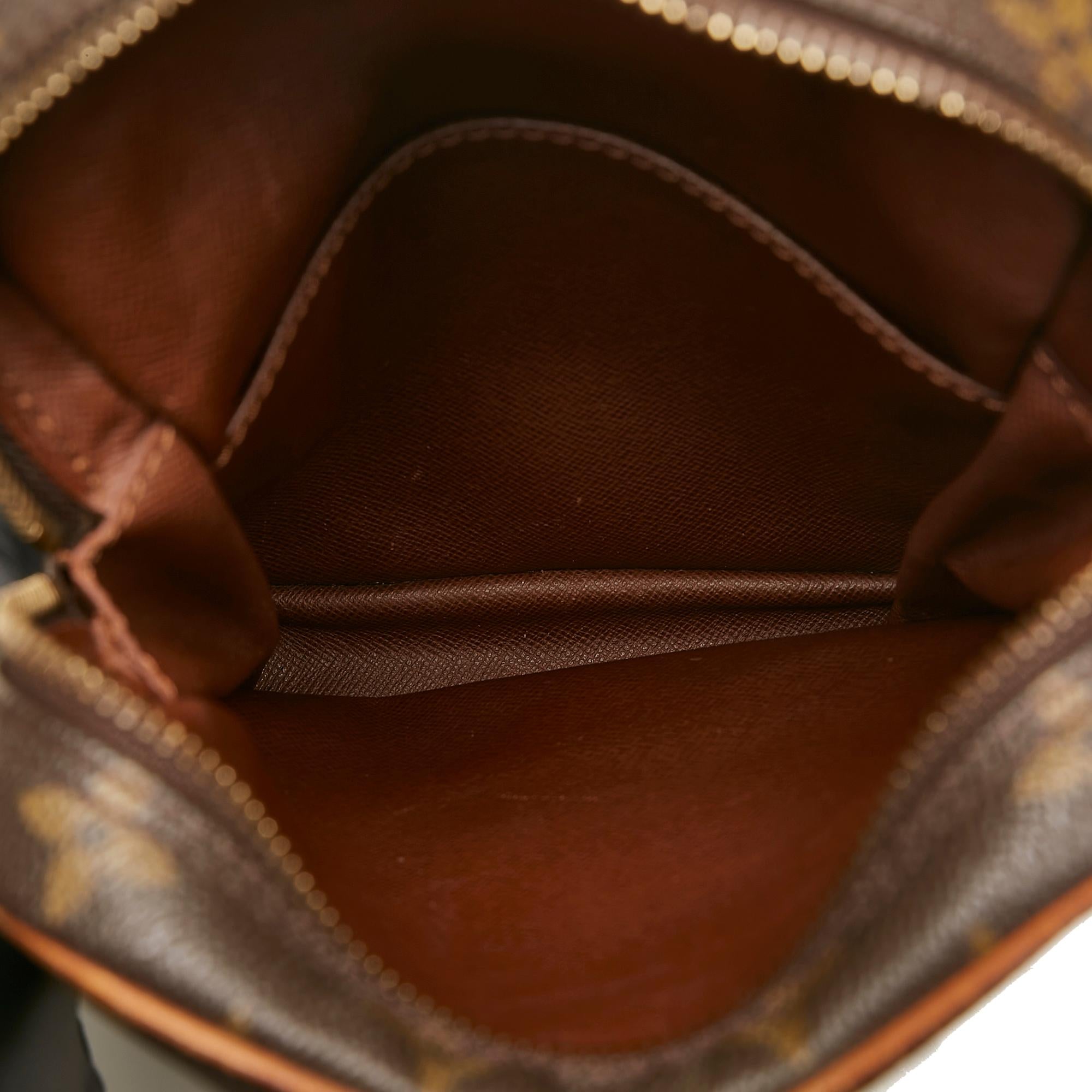 Louis Vuitton Monogram Danube (SHG-SMQgDx)