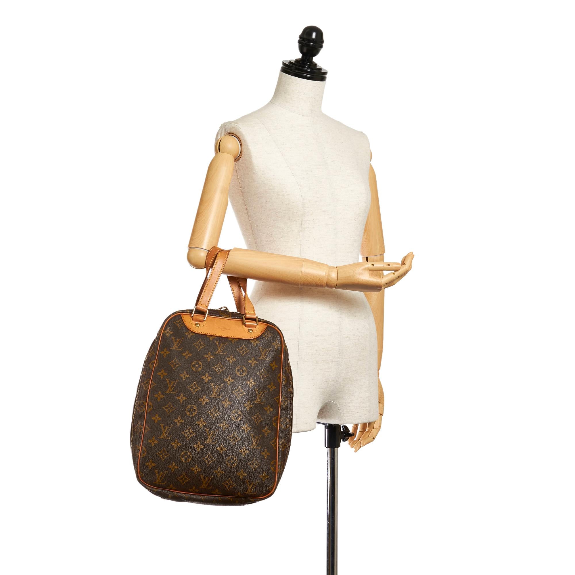 Louis Vuitton Monogram Excursion (SHG-28371)