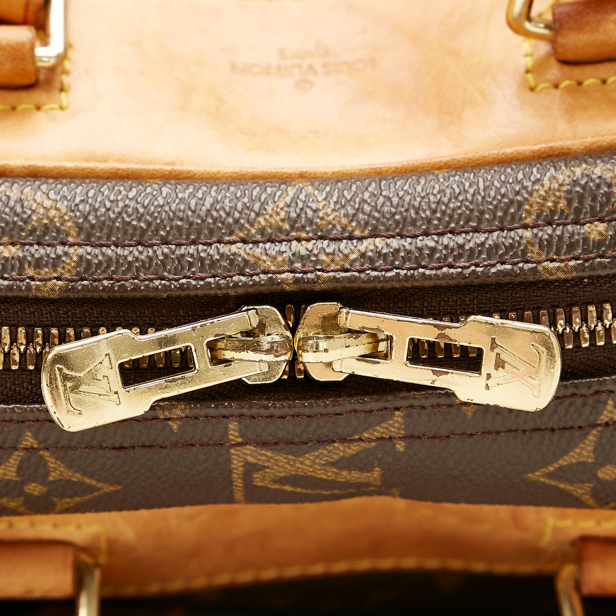 Louis Vuitton Monogram Excursion (SHG-32560)