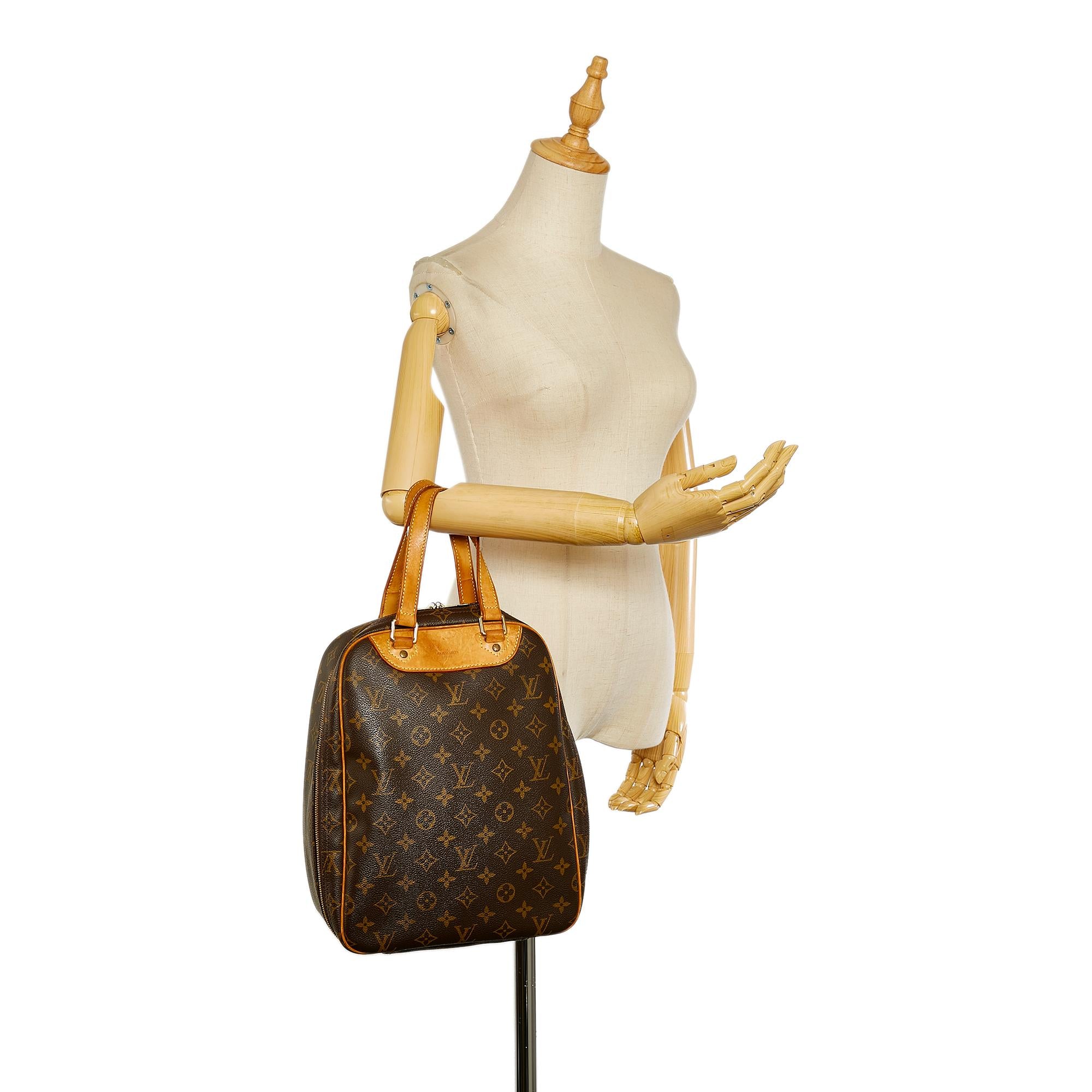 Louis Vuitton Monogram Excursion (SHG-32560)