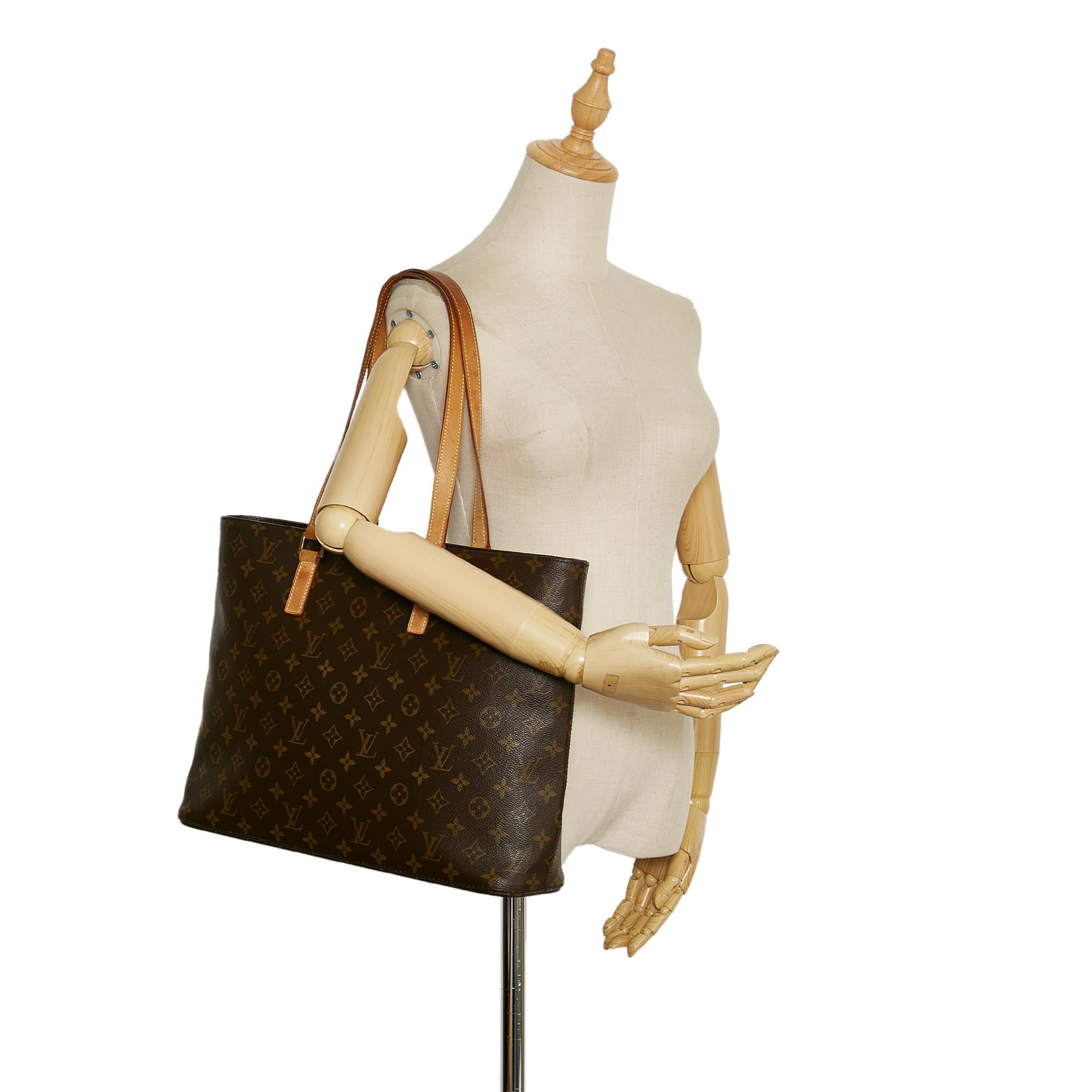 Louis Vuitton Monogram Luco (SHG-FgJeW7)