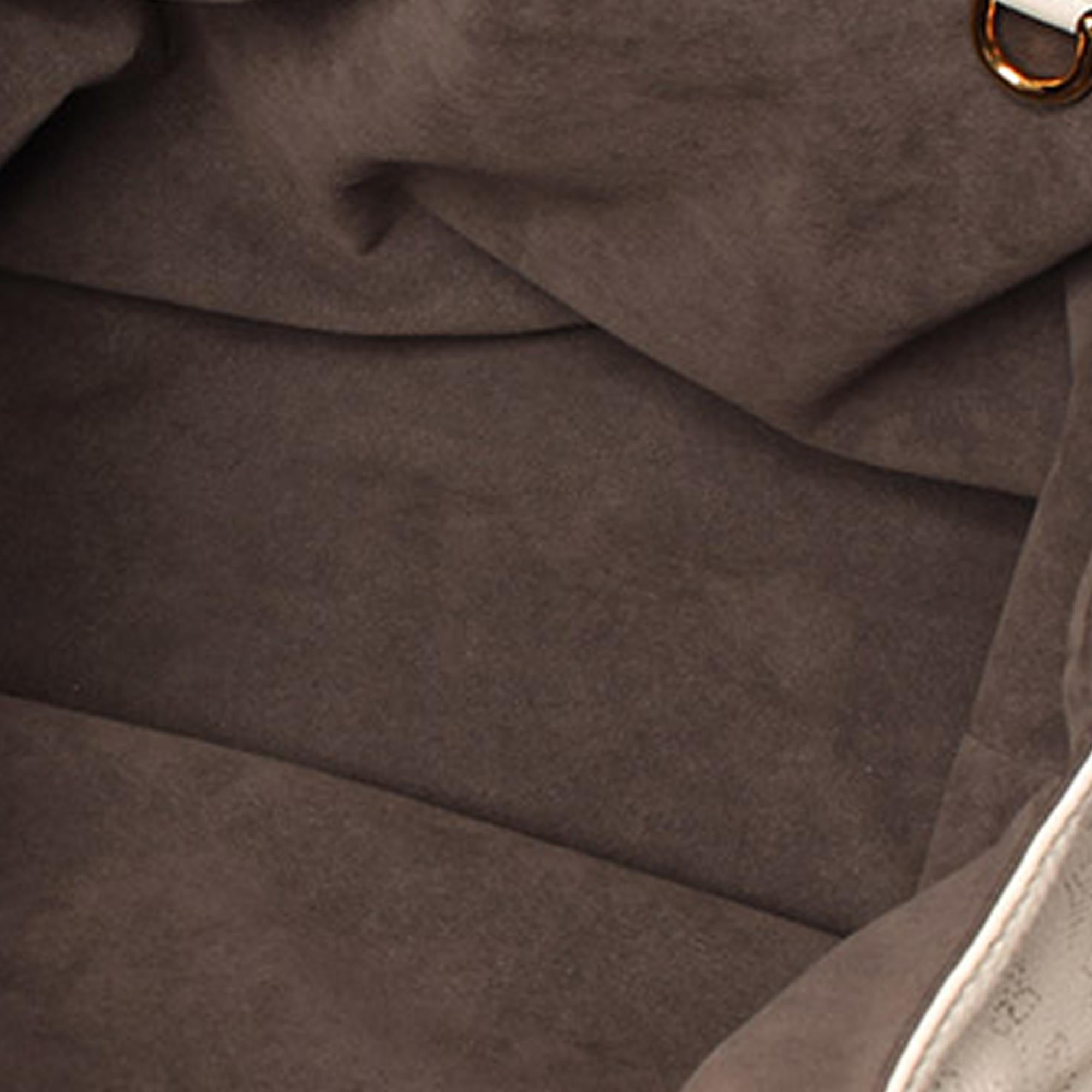 Louis Vuitton Monogram Mahina L (SHG-36688)