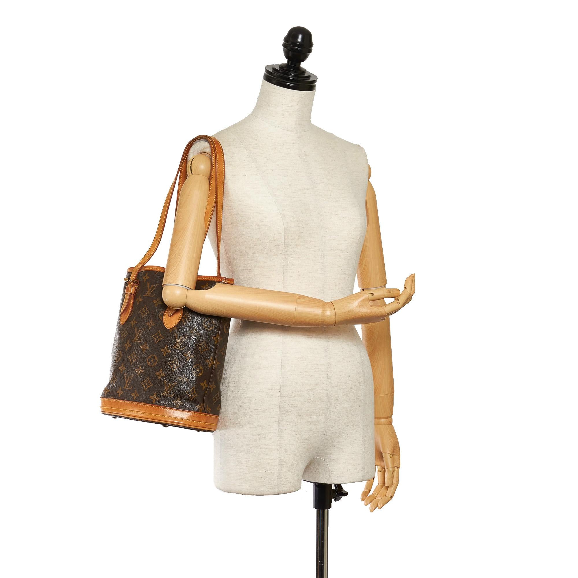 Louis Vuitton Monogram Petit Bucket Bag (SHG-32610)