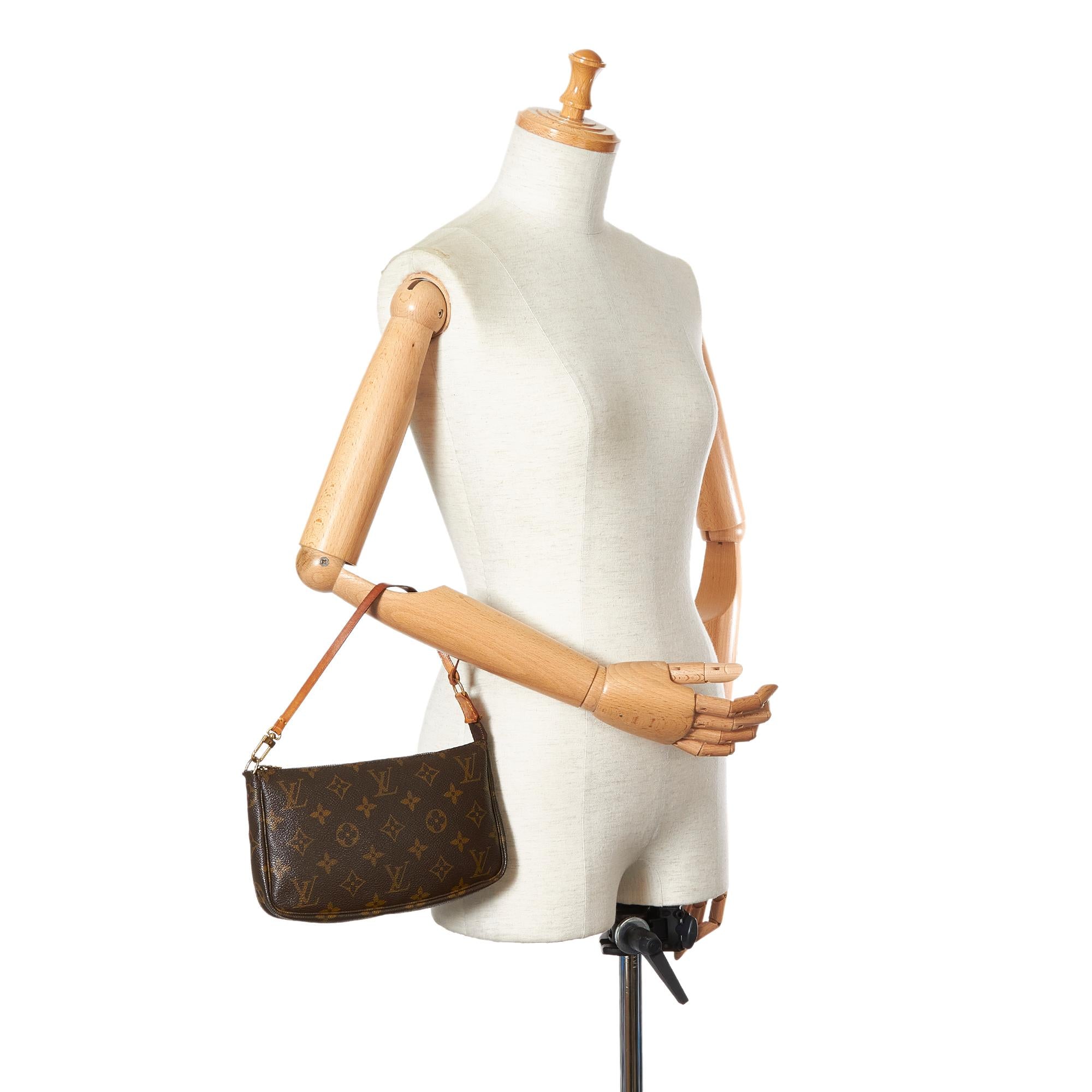 Louis Vuitton Monogram Pochette Accessoires (SHG-27034)