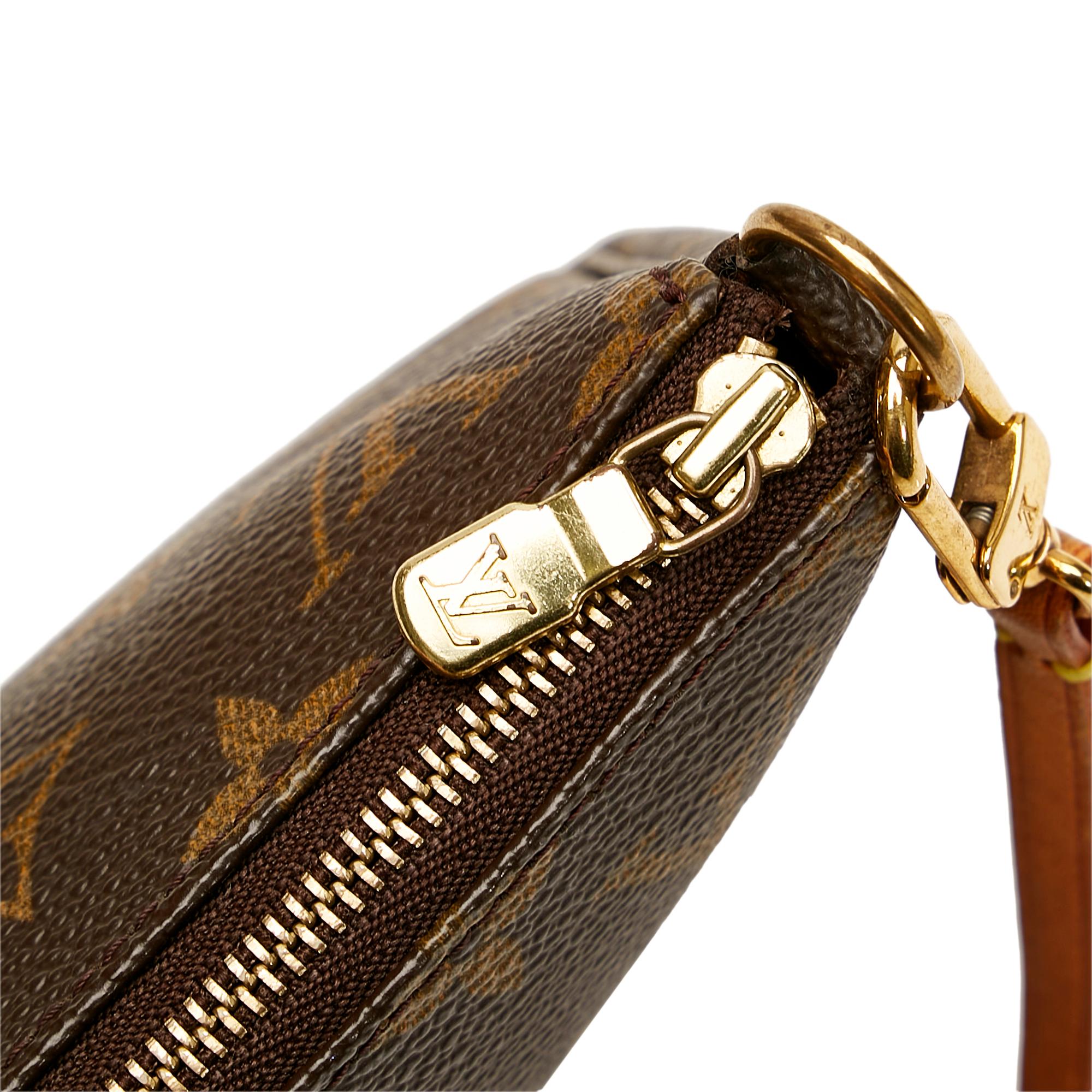 Louis Vuitton Monogram Pochette Accessoires (SHG-36242)