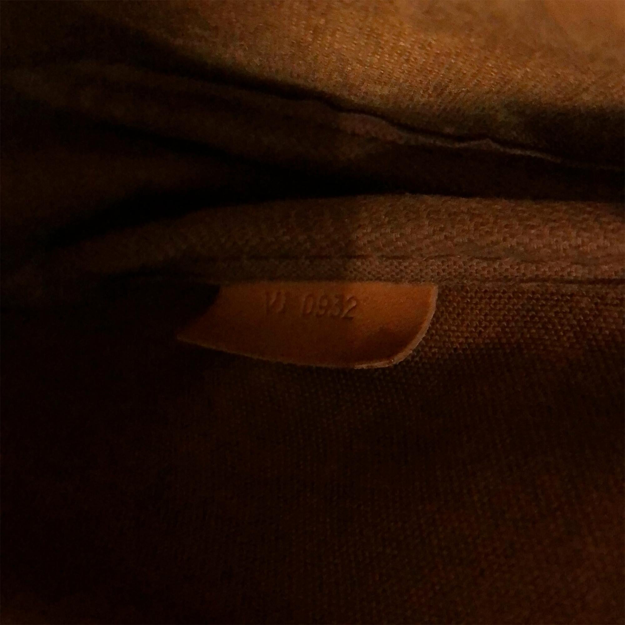 Louis Vuitton Monogram Saumur 30 (SHG-MDOti7)