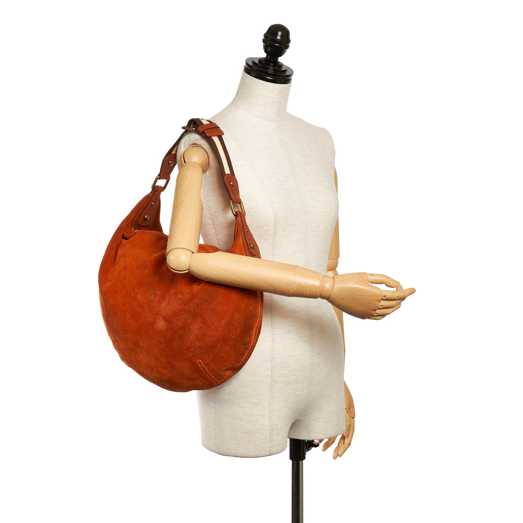 Louis Vuitton Monogram Suede Onatah GM (SHG-30056)