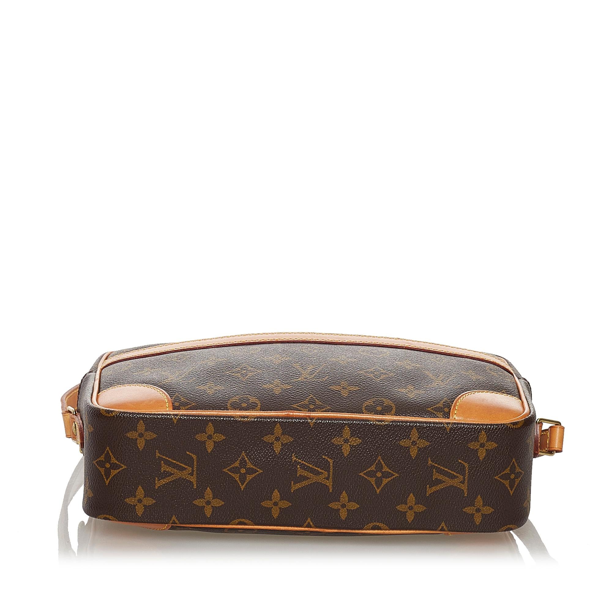 Louis Vuitton Monogram Trocadero 27 (SHG-33287)