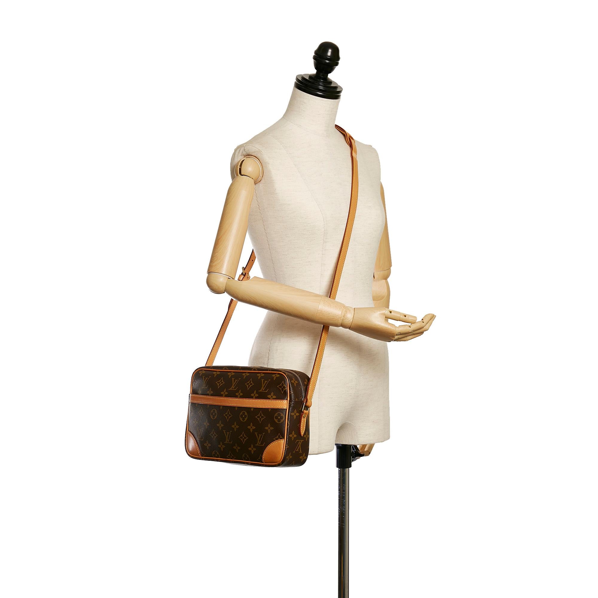 Louis Vuitton Monogram Trocadero 27 (SHG-33287)