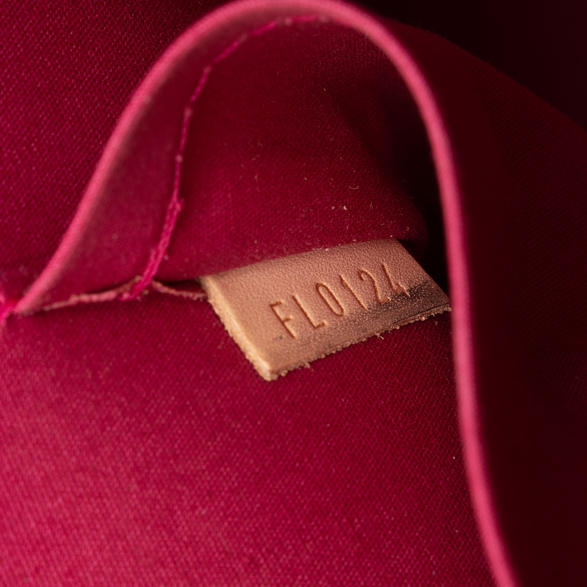 Louis Vuitton Monogram Vernis Alma MM Satchel (SHF-22630)