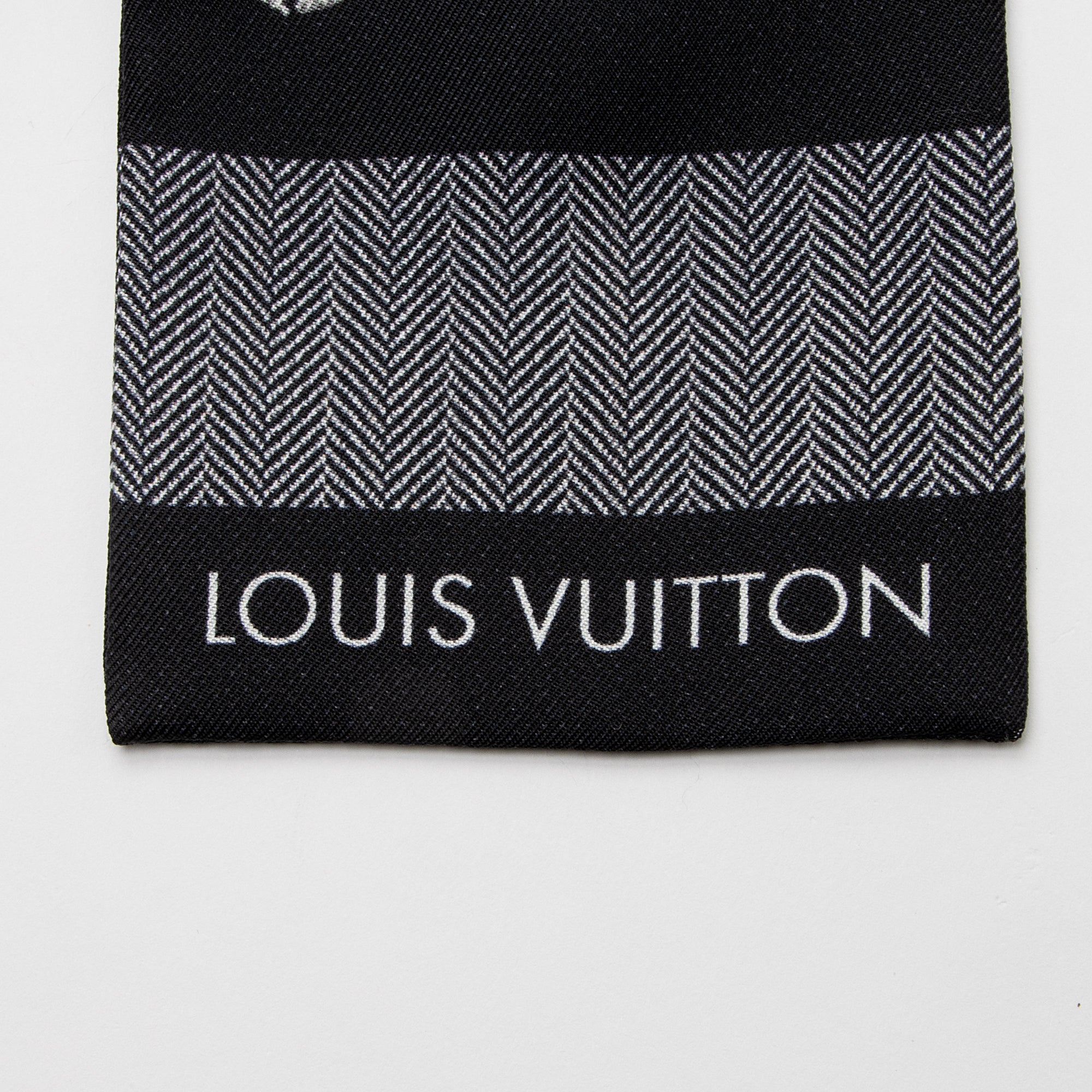 Louis Vuitton Silk Since 1854 LV Bandeau Scarf (SHF-Ics5rg)
