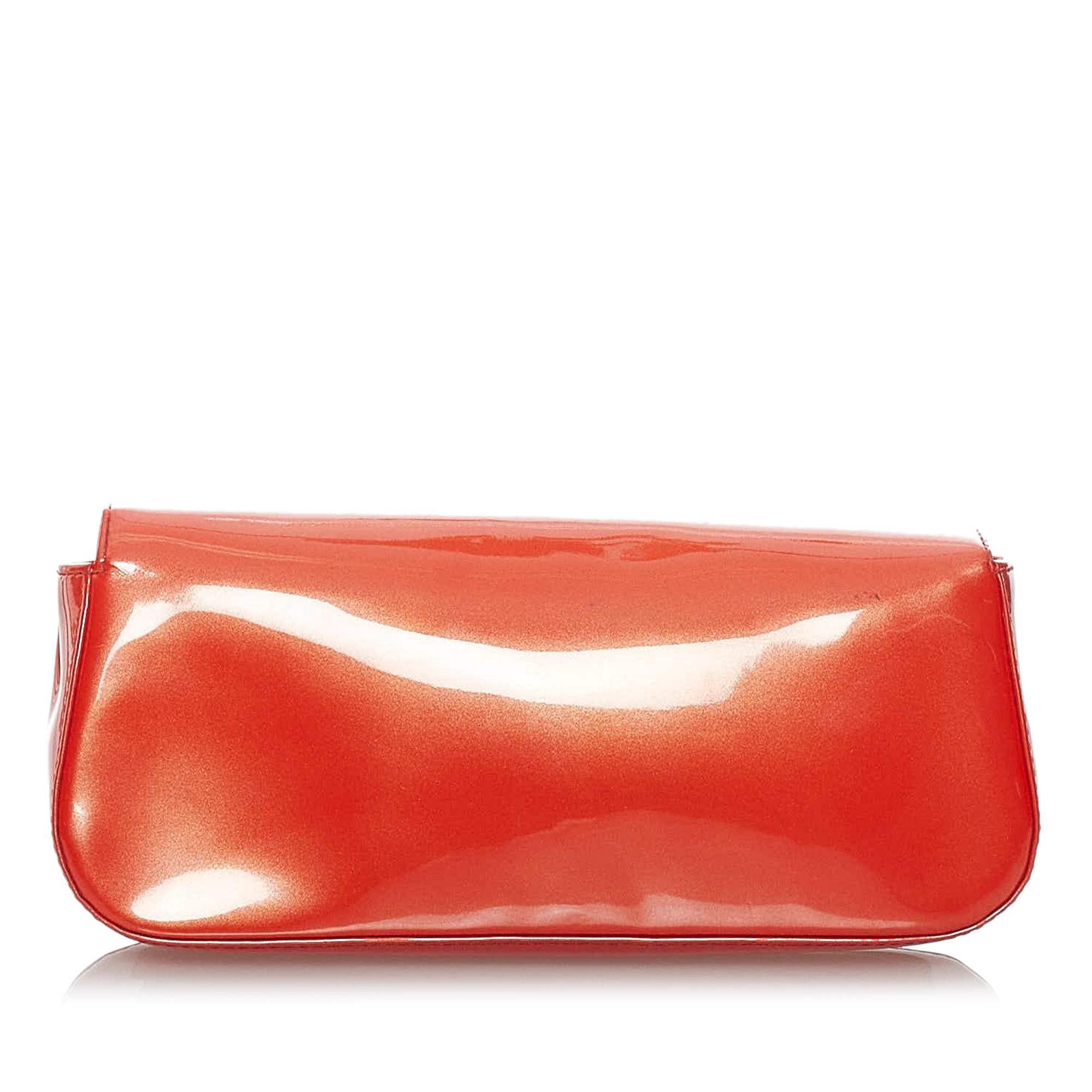 Louis Vuitton Sobe Patent Leather Clutch Bag (SHG-29972)