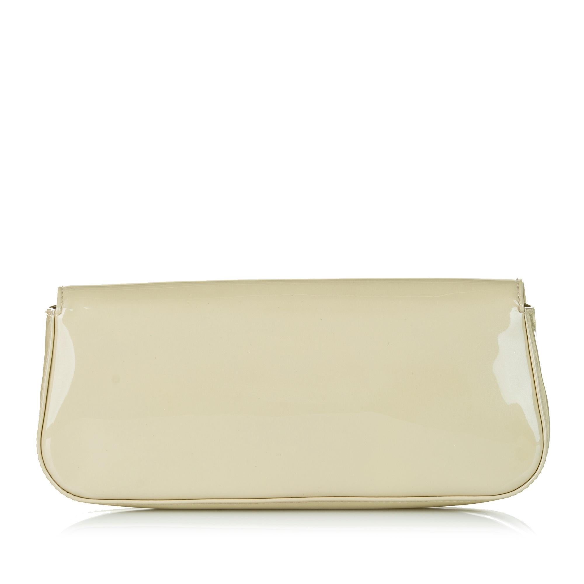 Louis Vuitton Sobe Patent Leather Clutch Bag (SHG-32645)