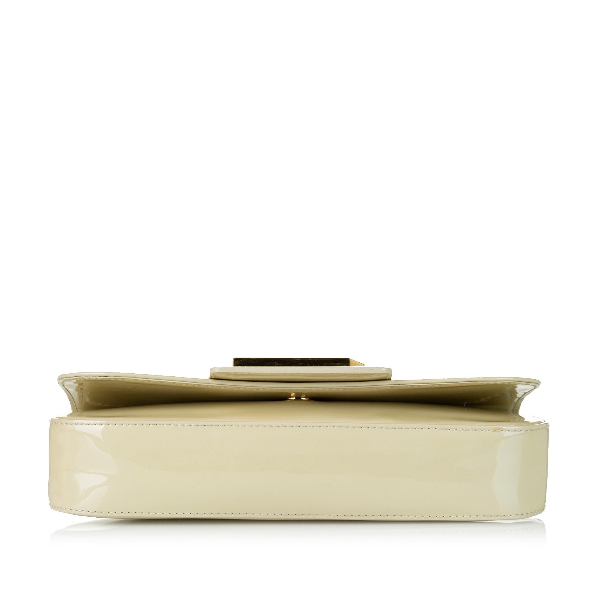 Louis Vuitton Sobe Patent Leather Clutch Bag (SHG-32645)