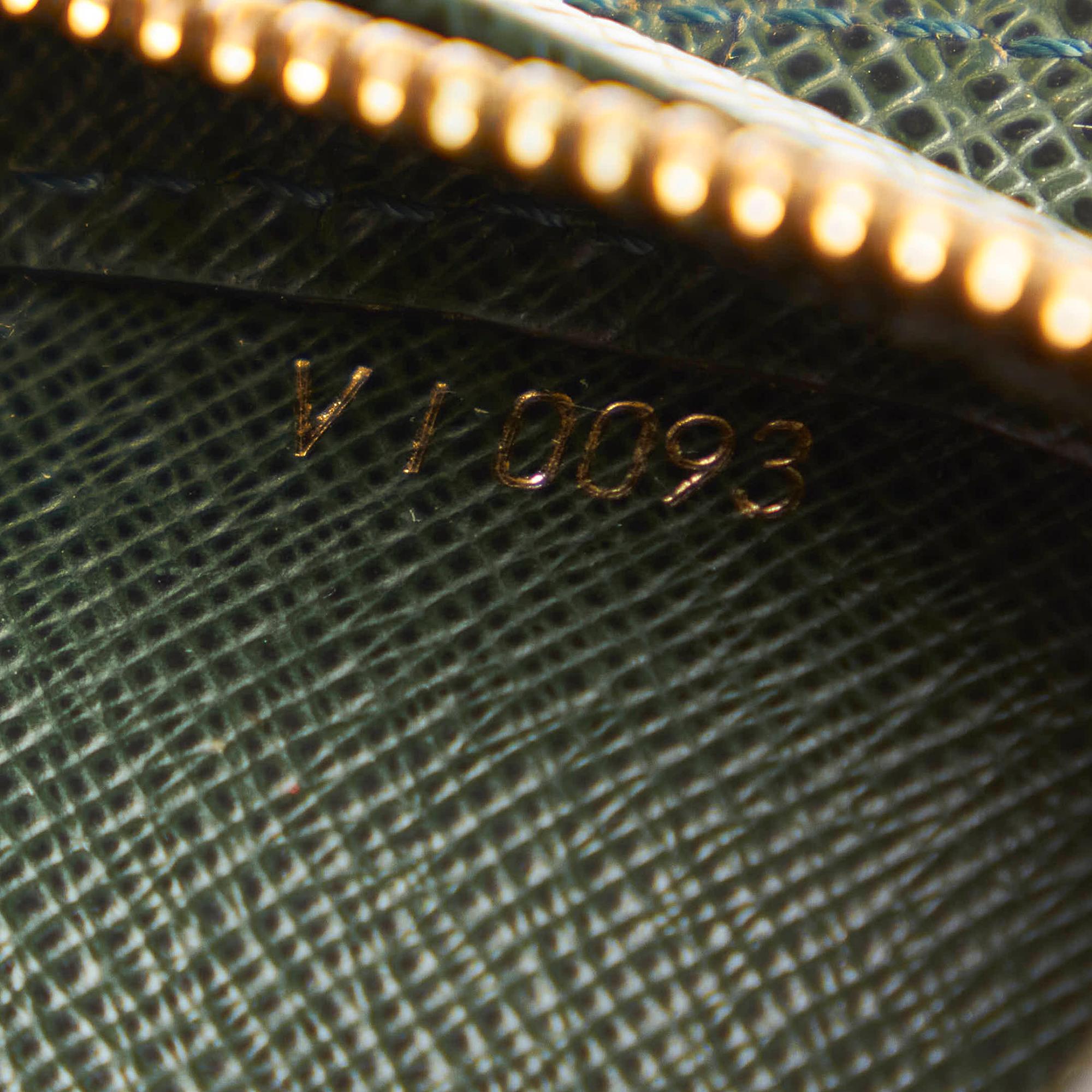 Louis Vuitton Taiga Baikal (SHG-28343)