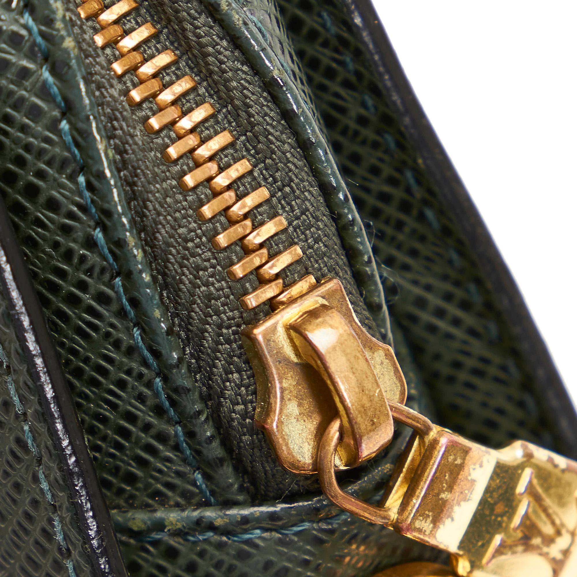 Louis Vuitton Taiga Baikal (SHG-28343)