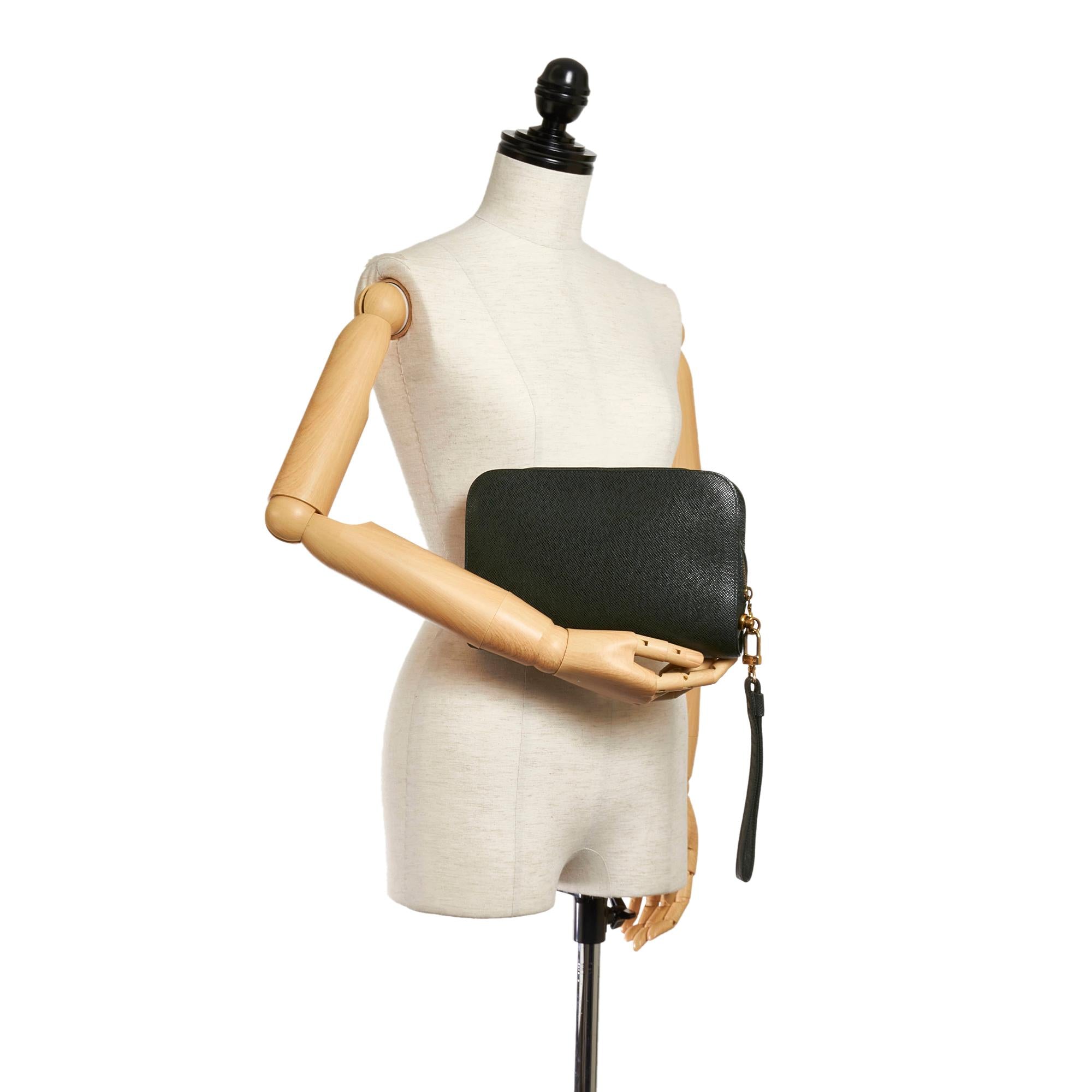 Louis Vuitton Taiga Baikal (SHG-28343)