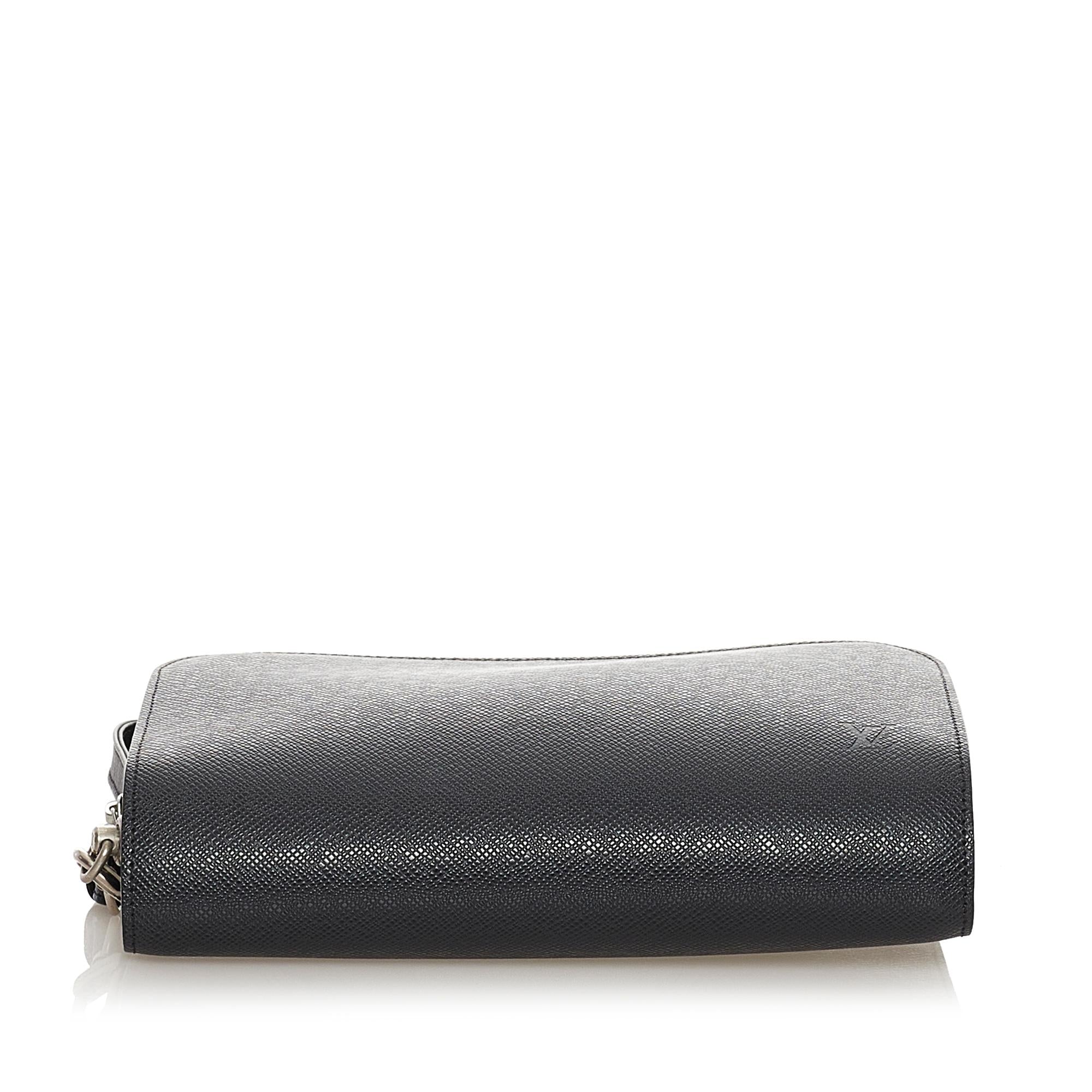 Louis Vuitton Taiga Baikal (SHG-32277)