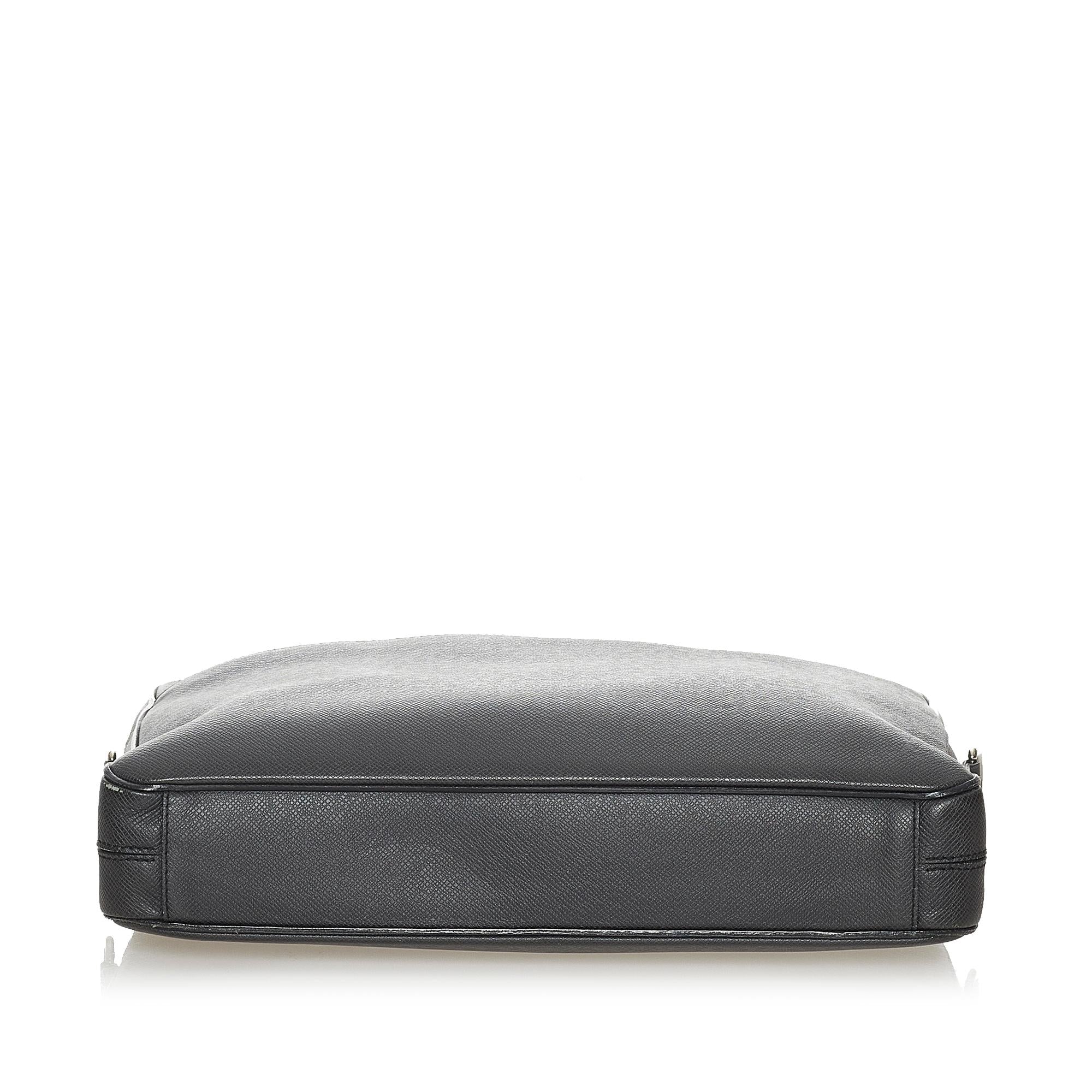 Louis Vuitton Taiga Porte-Documents Business Bag (SHG-28146)