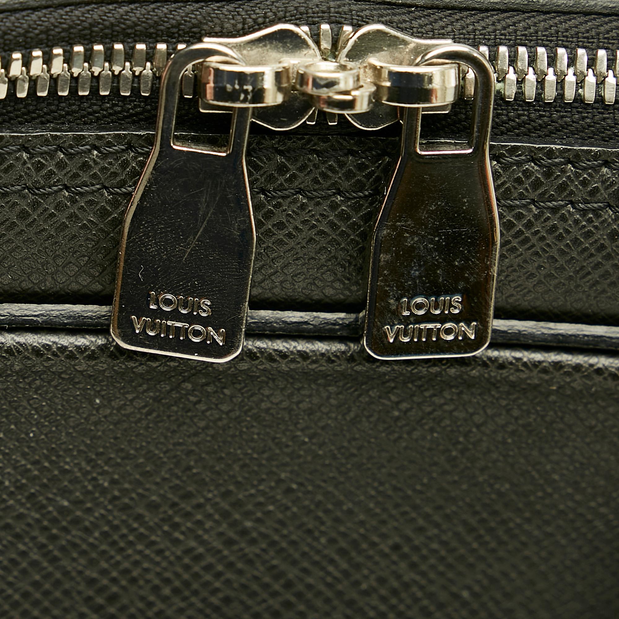 Louis Vuitton Taiga Porte-Documents Business Bag (SHG-28146)