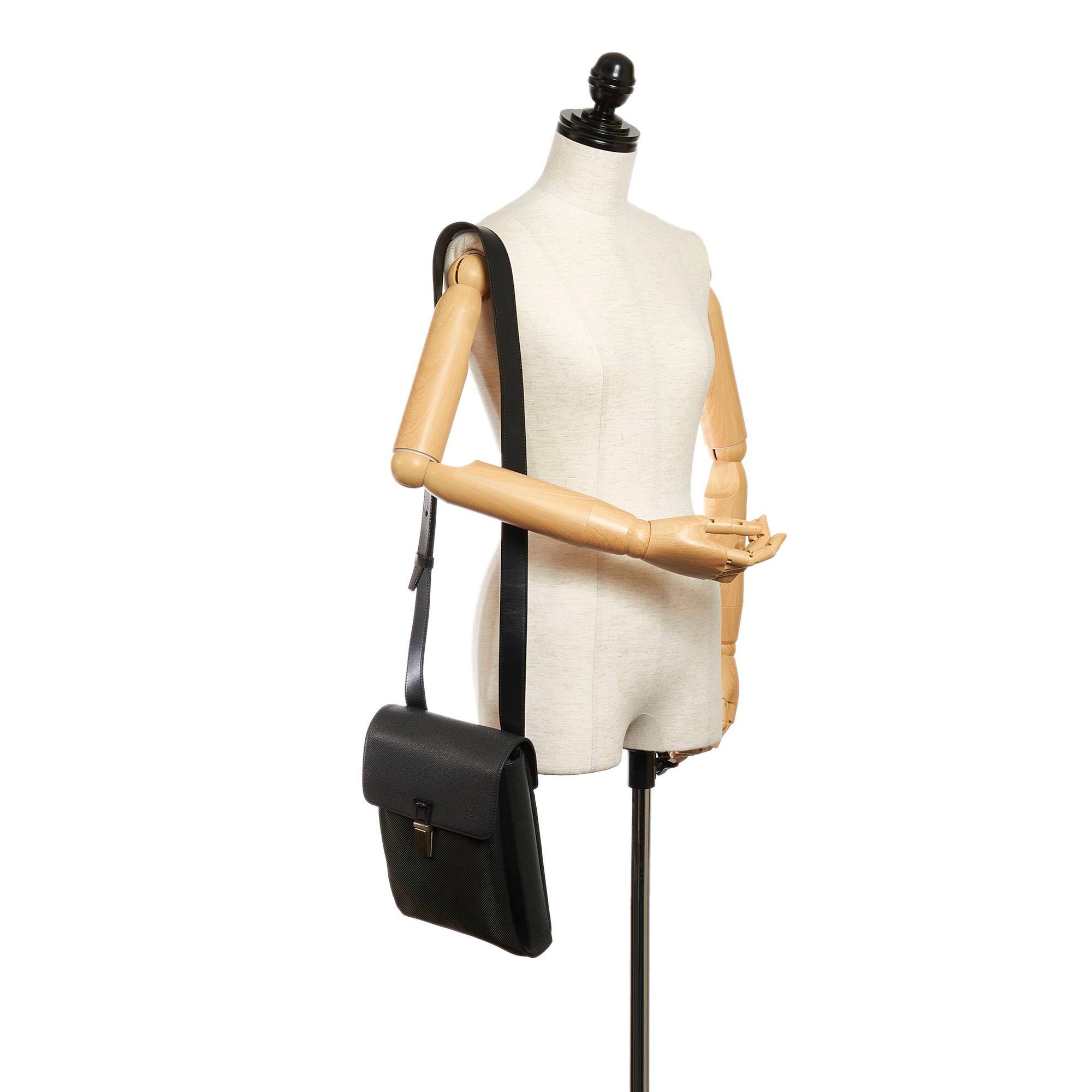 Louis Vuitton Taiga Saratov PM (SHG-29580)