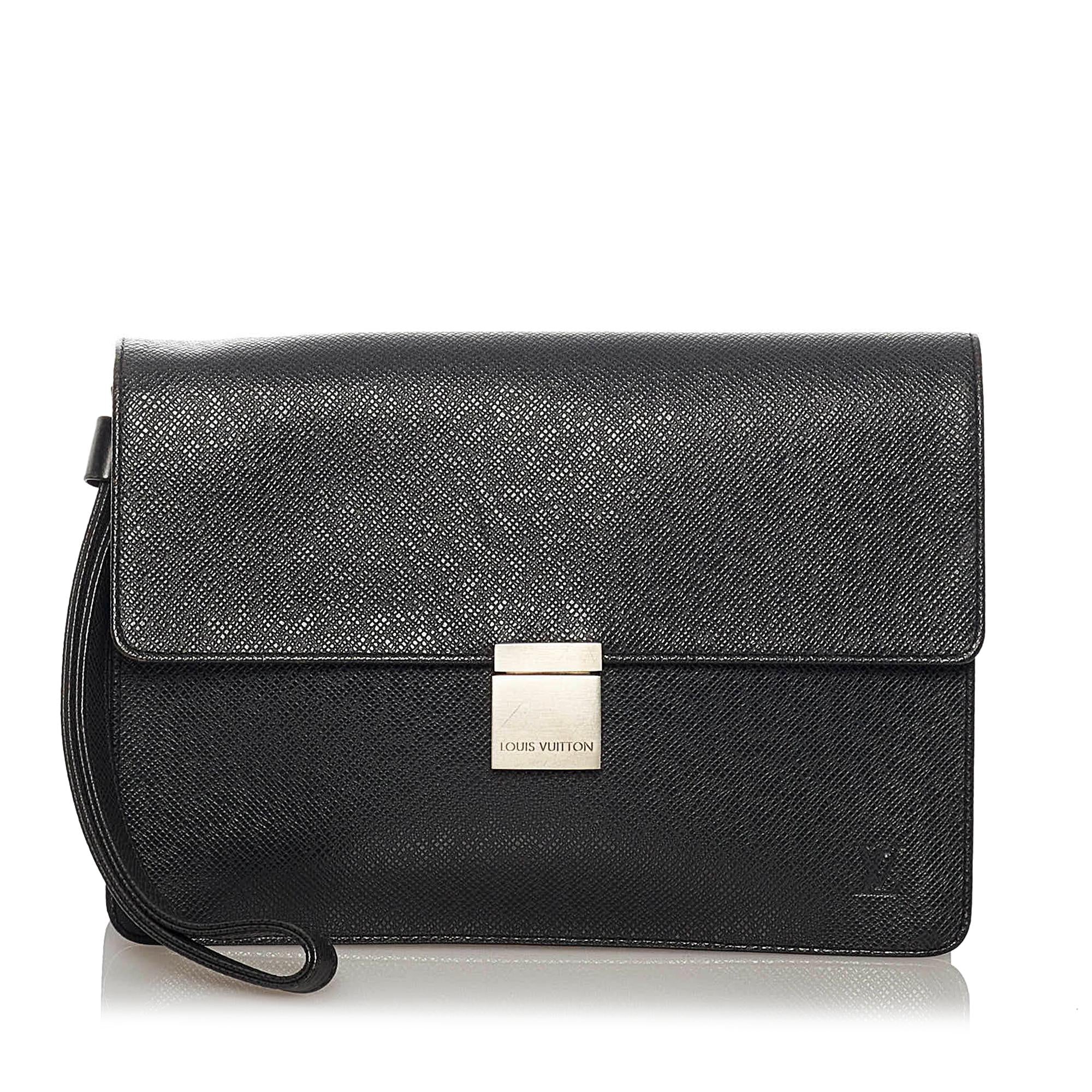 Louis Vuitton Taiga Selenga (SHG-28238)