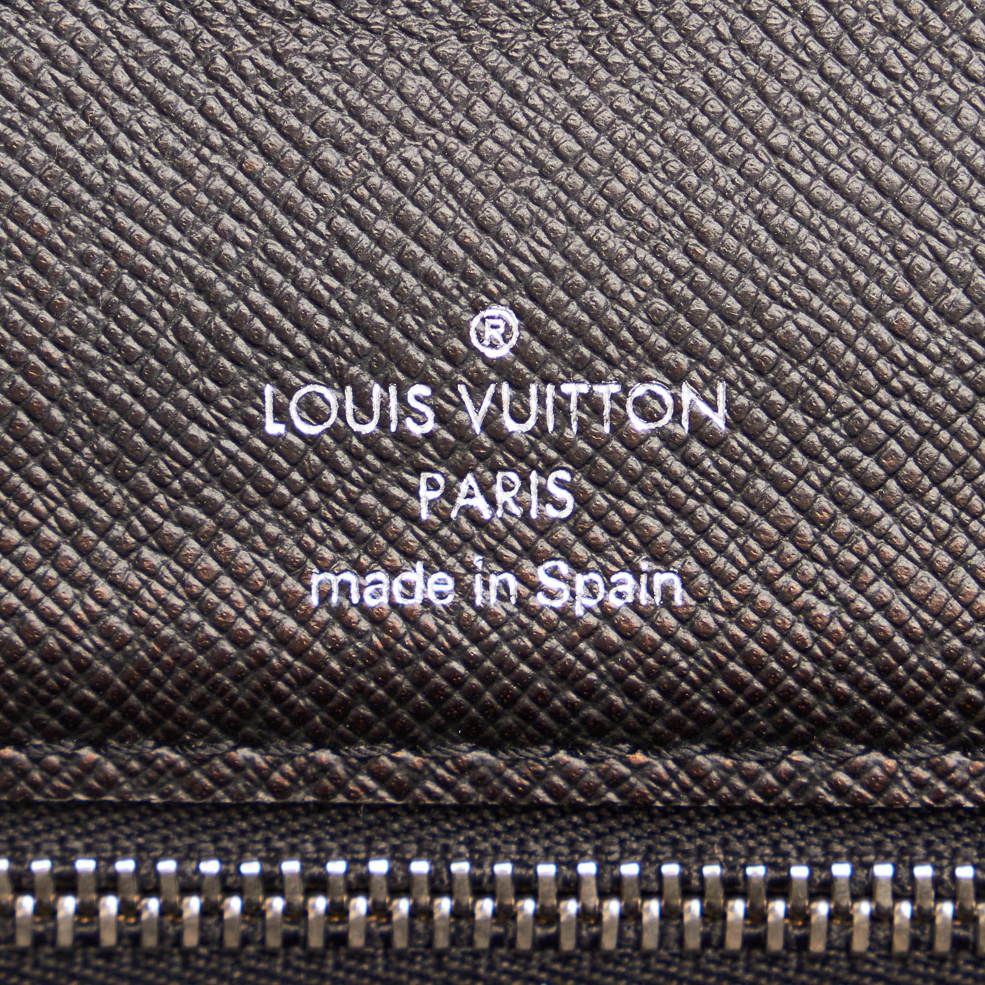 Louis Vuitton Taiga Selenga (SHG-28238)