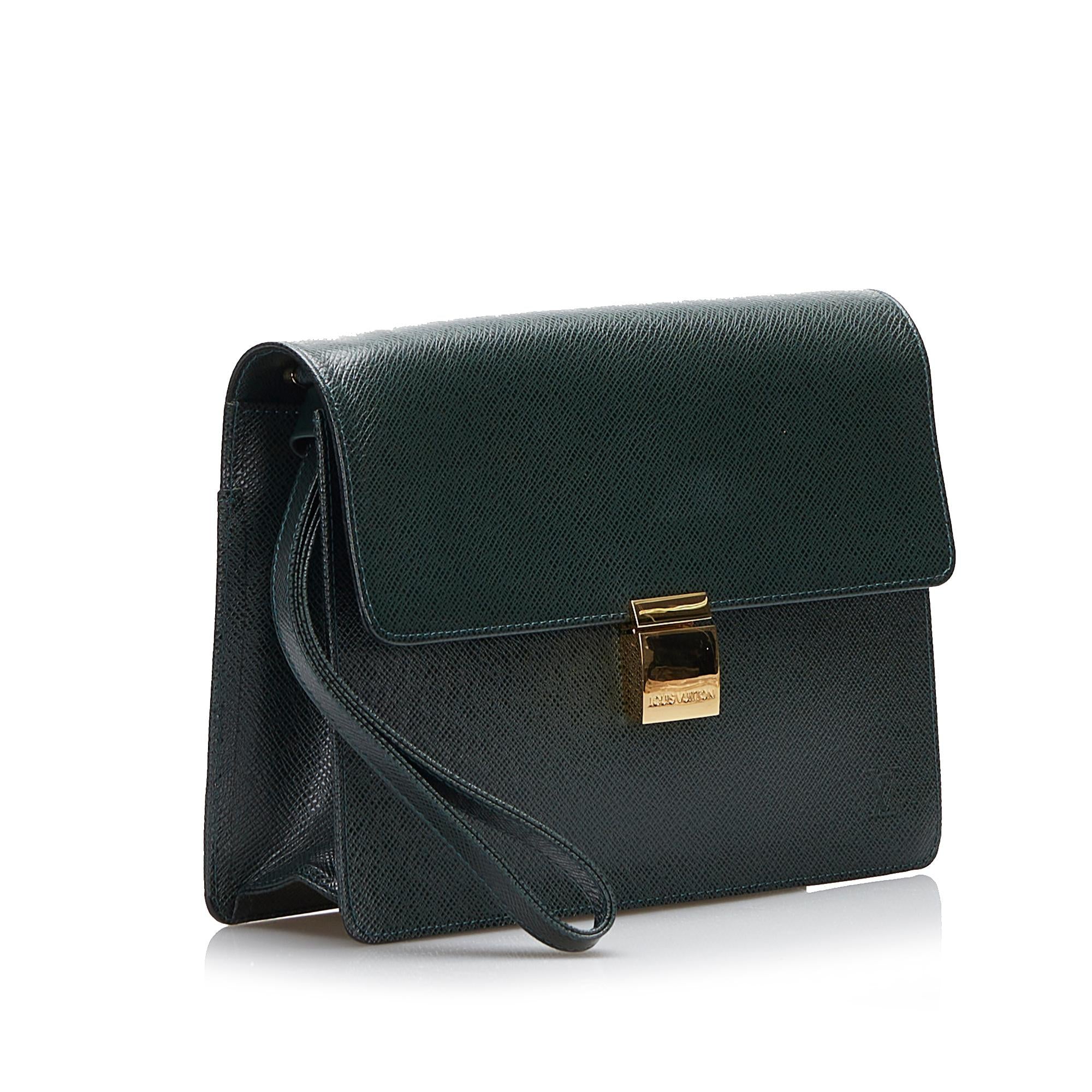 Louis Vuitton Taiga Selenge (SHG-XwKa9Q)