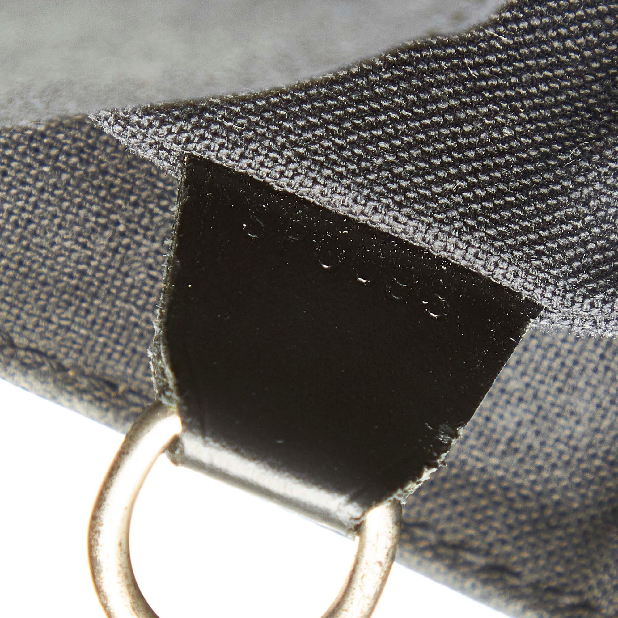 Louis Vuitton Taiga Viktor (SHG-32143)