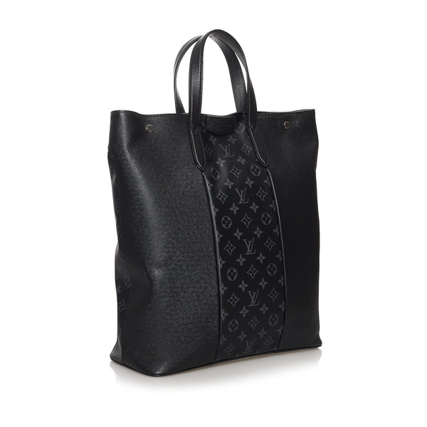 Louis Vuitton Monogram Eclipse Taiga Leather Taigarama Outdoor Sling B –  LuxeDH
