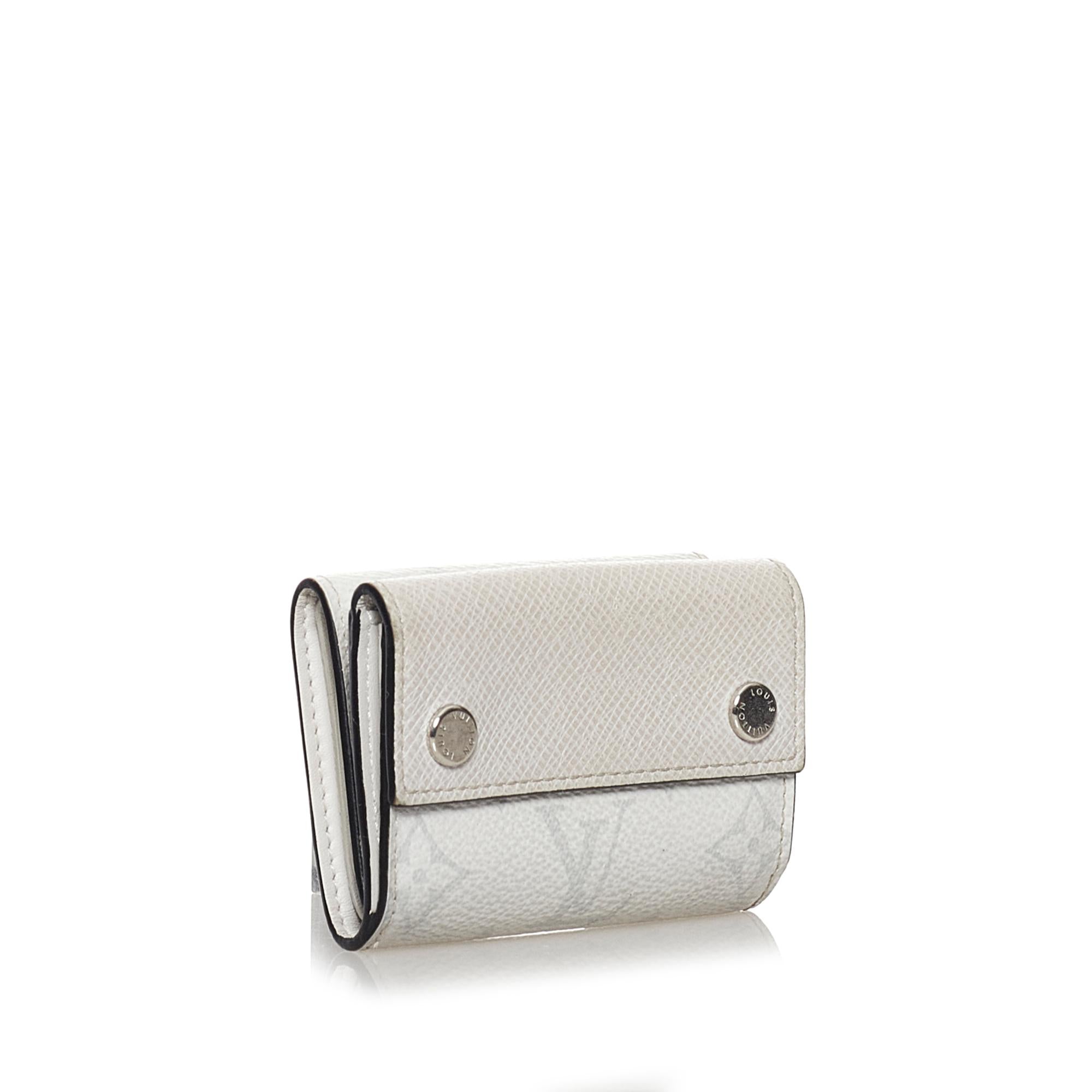 Louis Vuitton Taigarama Portefeuille Compact Wallet (SHG-32331)