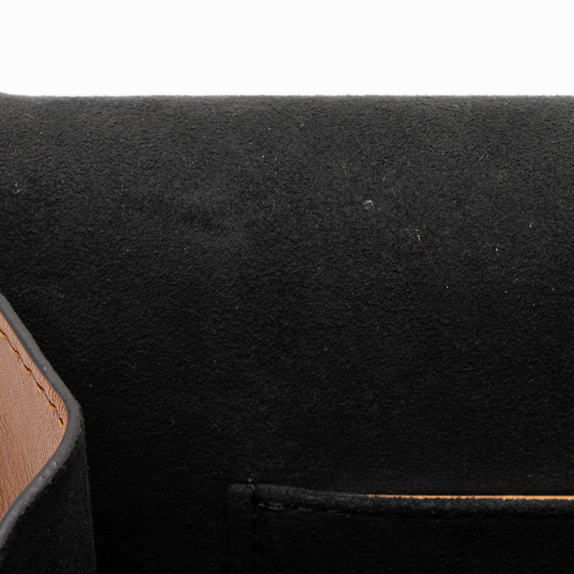 Louis Vuitton Taurillon Leather Dauphine MM Shoulder Bag (SHF-ZlkYV5)