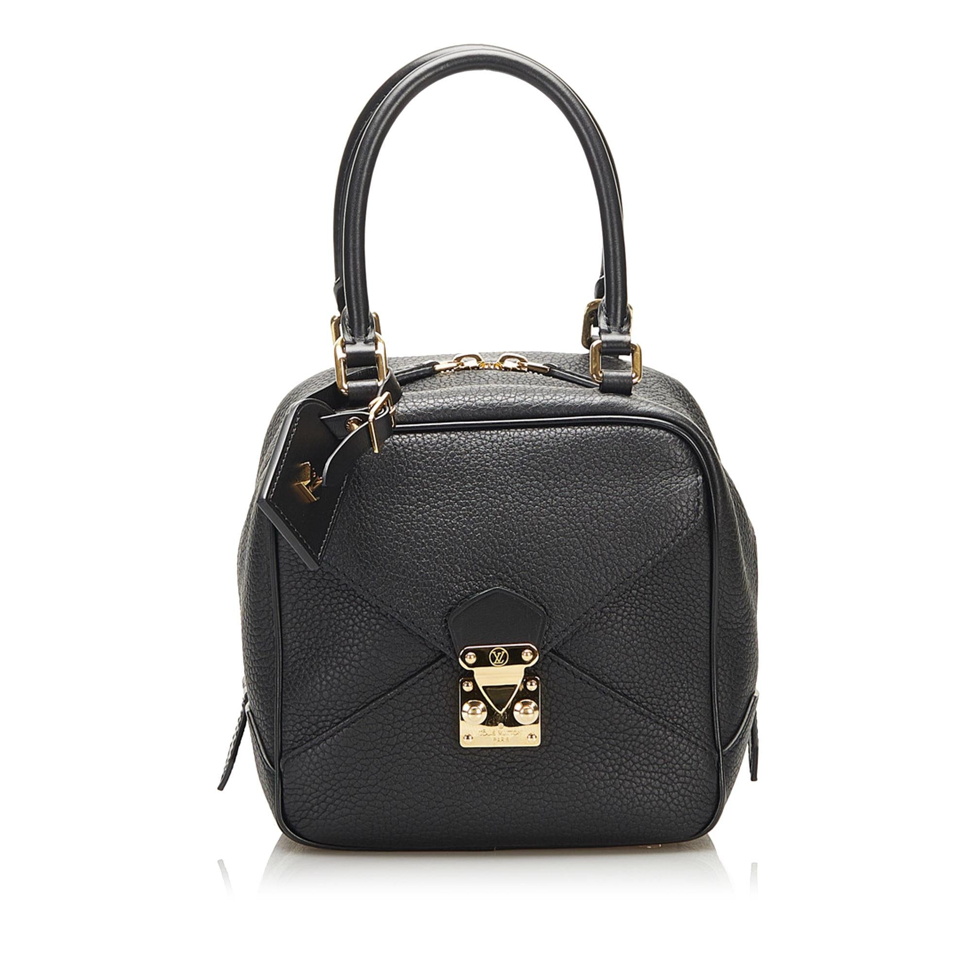 Louis Vuitton Taurillon Square (SHG-37422)
