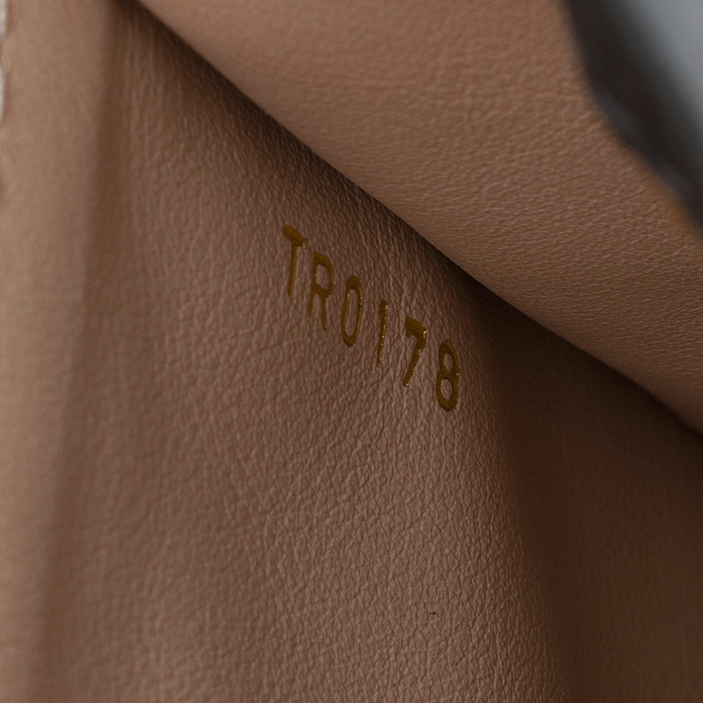 Louis Vuitton Taurillon Sweet Brogues Capucines PM Bag (SHF-18847)