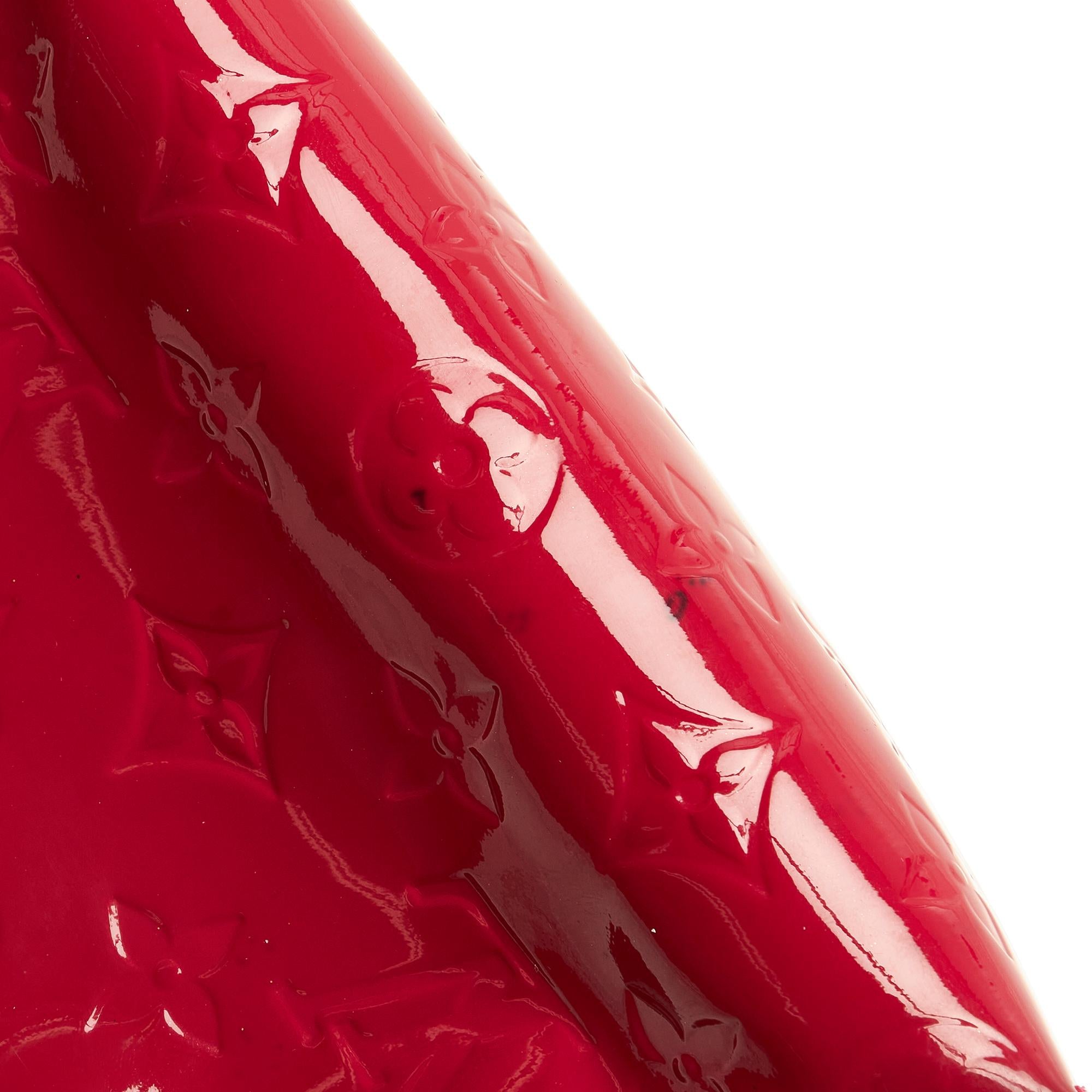 Louis Vuitton Vernis Cosmetic Pouch (SHG-26928)