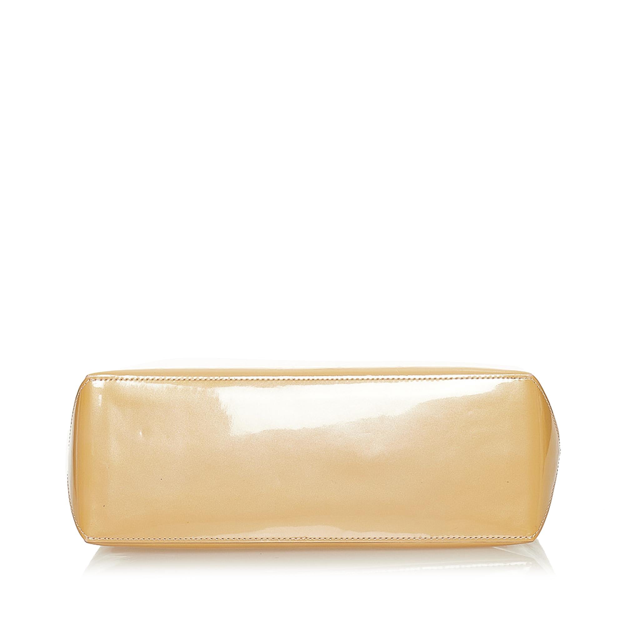 Louis Vuitton Vernis Wilshire PM (SHG-27789)