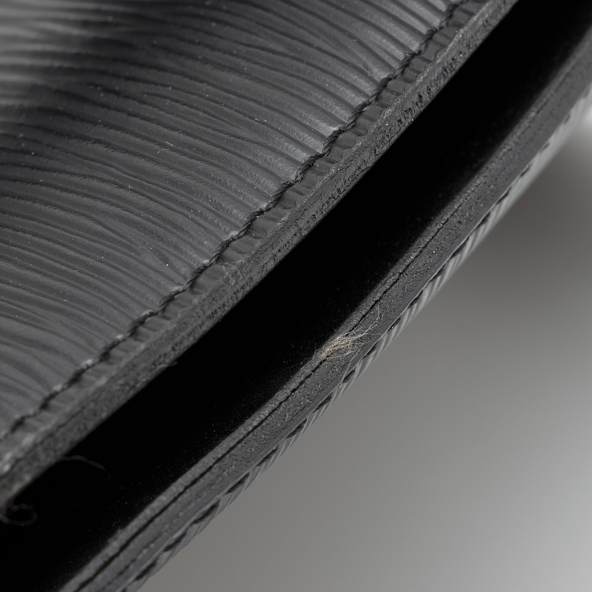 Louis Vuitton Vintage Epi Leather St. Jacques PM Shoulder Bag (SHF-23843)