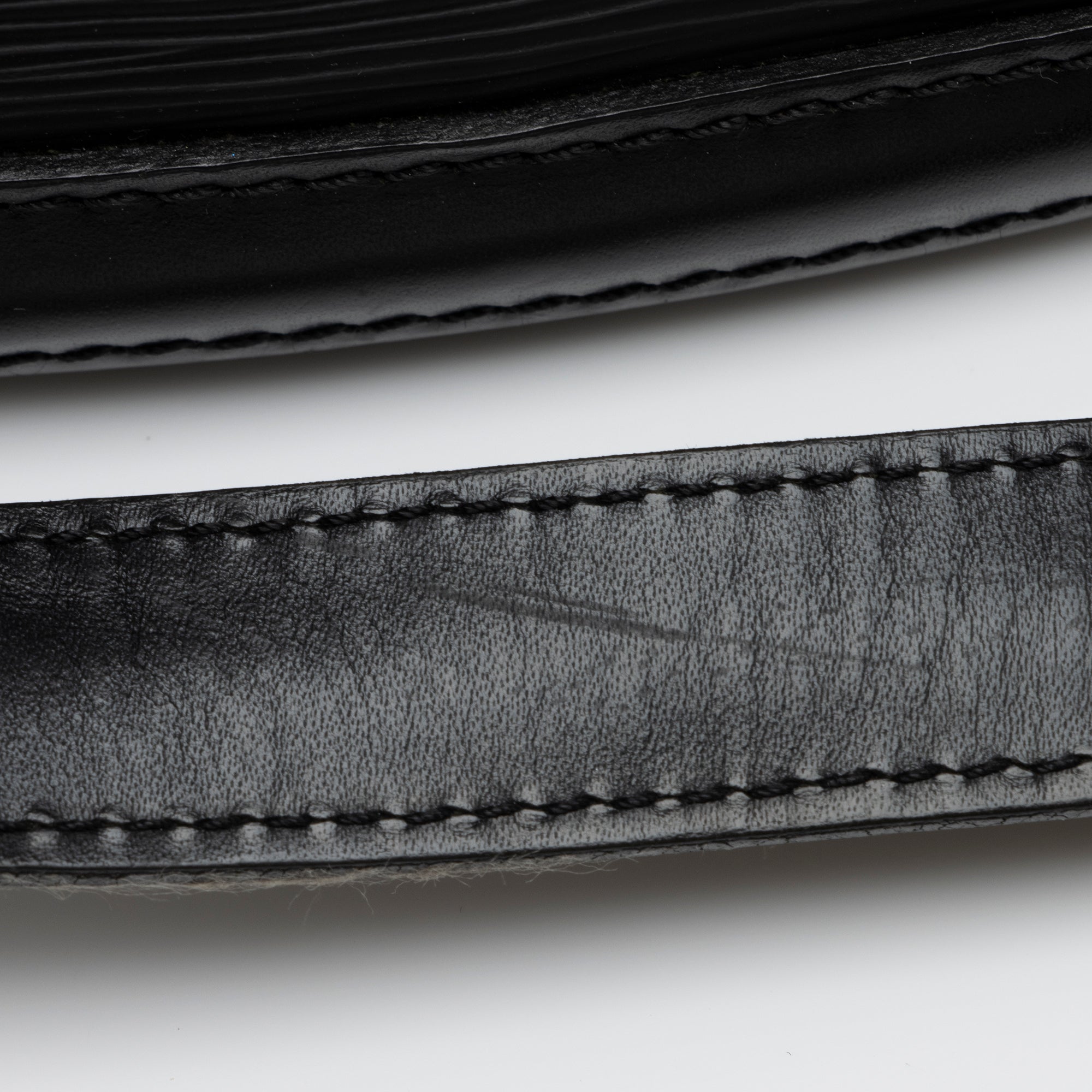 Louis Vuitton Vintage Epi Leather St. Jacques PM Shoulder Bag (SHF-23843)